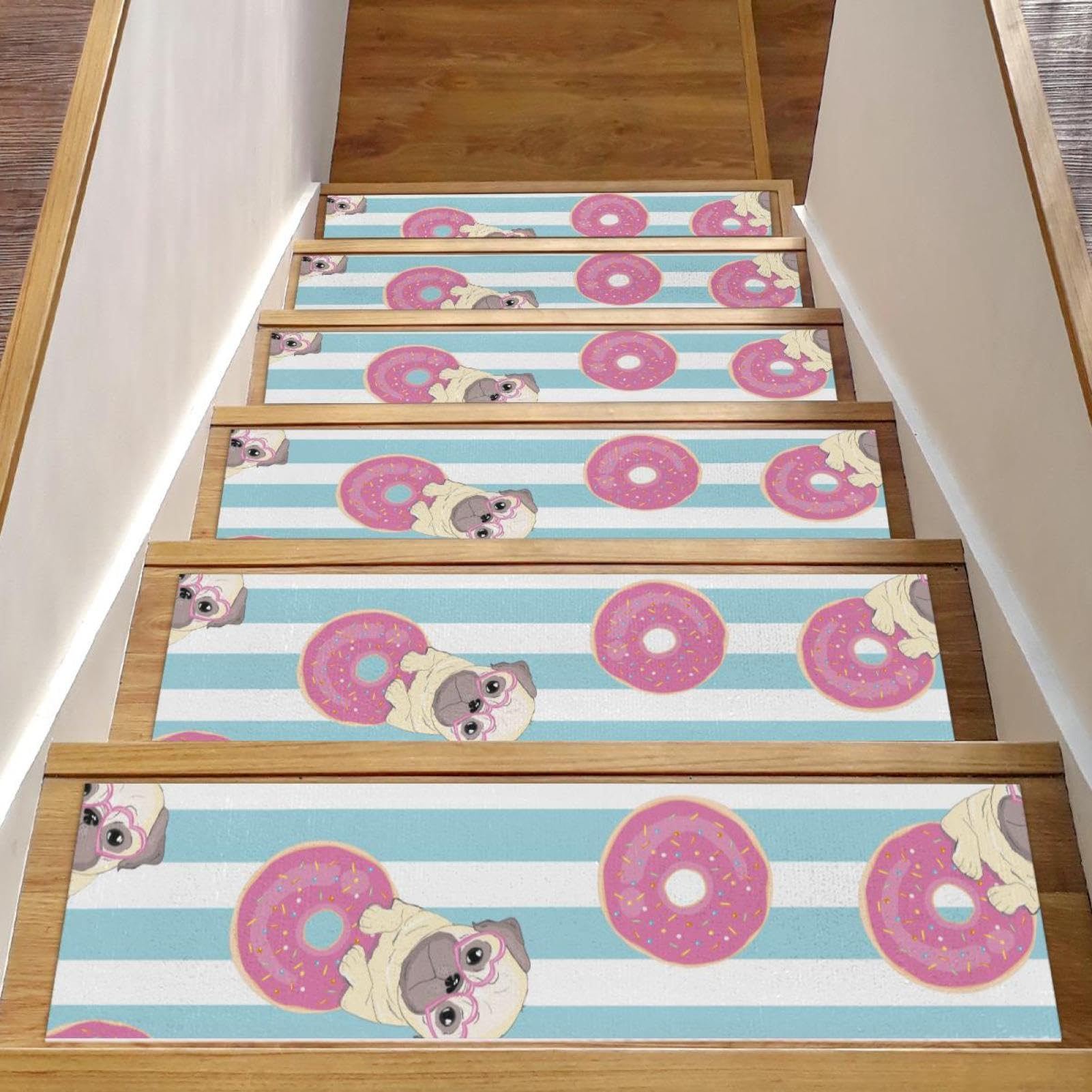 Tapis d'escalier carlin rayures roses pour sécuriser la maison en douceur