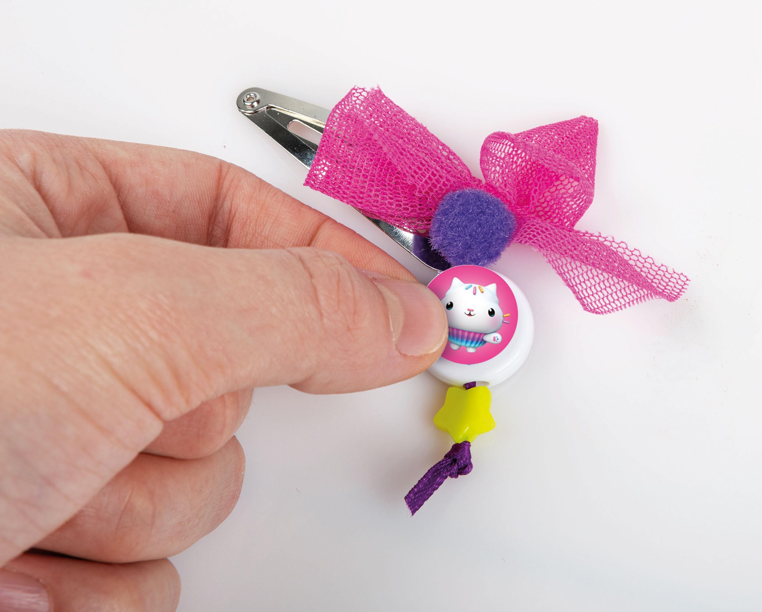 Clementoni - Gabby's Dollhouse Hair Accessories - zestaw do robienia akcesoriów do włos, kreatywna gra dla dziewczynek 6 lat
