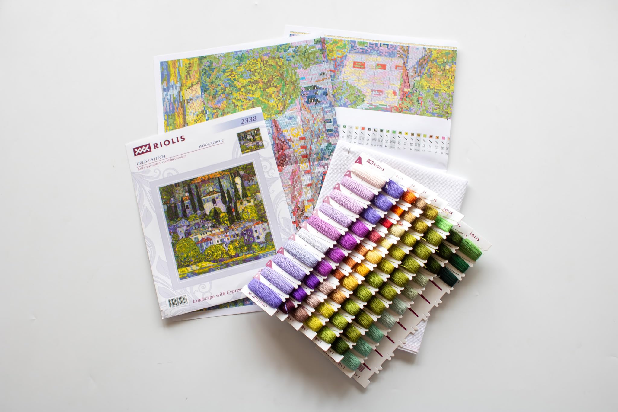 RIOLIS Paesaggio con Cipressi da un Dipinto di G. Klimt 2338 Kit Punto Croce Contato, 40 x 40 cm Kit da Ricamo per Adulti, Kit di Ricamo Creativo per Principianti ed Esperti