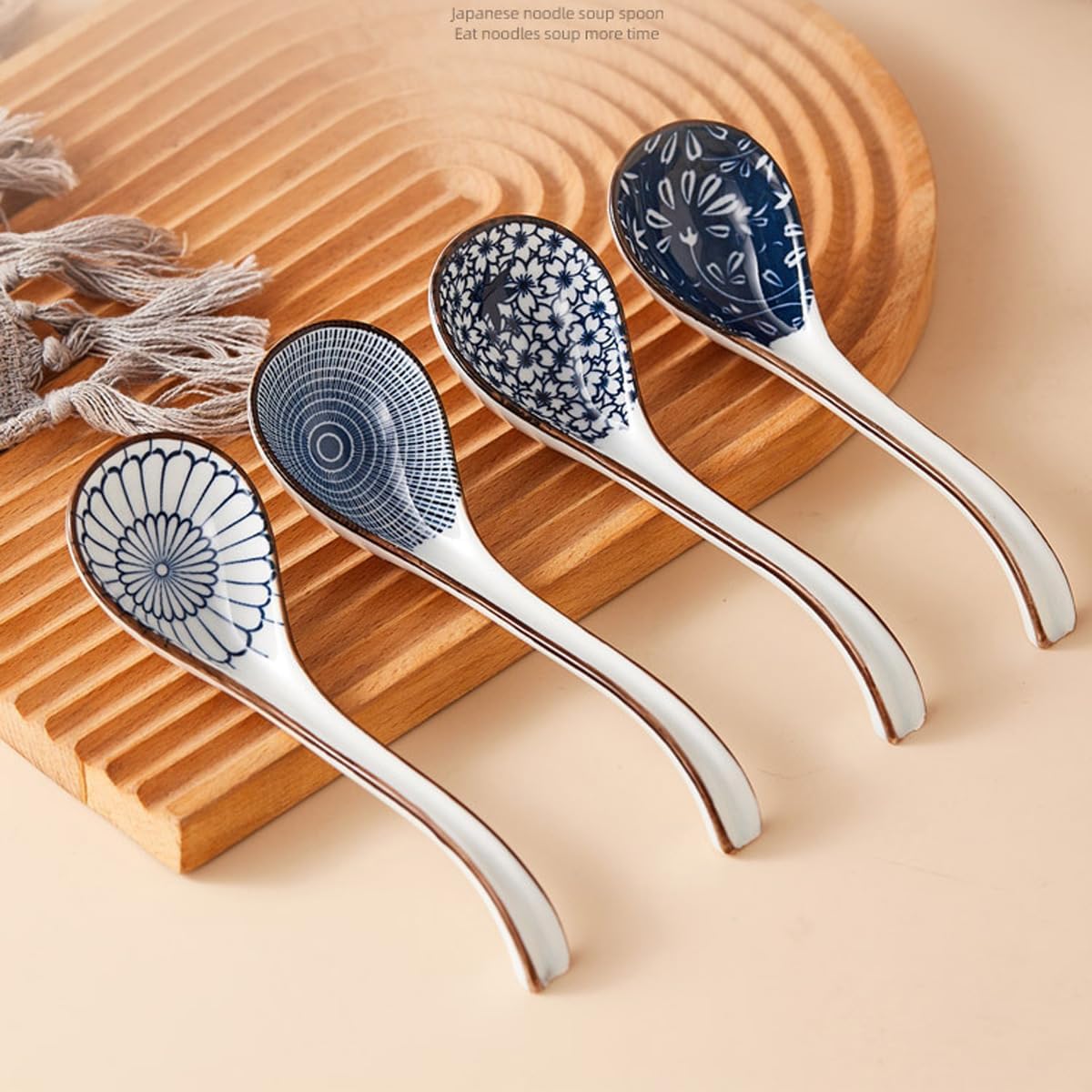 Chinese Soup Spoons,Ramen Spoon,Set of 4 Asian Soup Spoons,Chinese Soup Spoon,Ceramic Spoons,Long Handle Ramen Spoons,Creative Porcelain Japanese Soup Spoon(Blue)