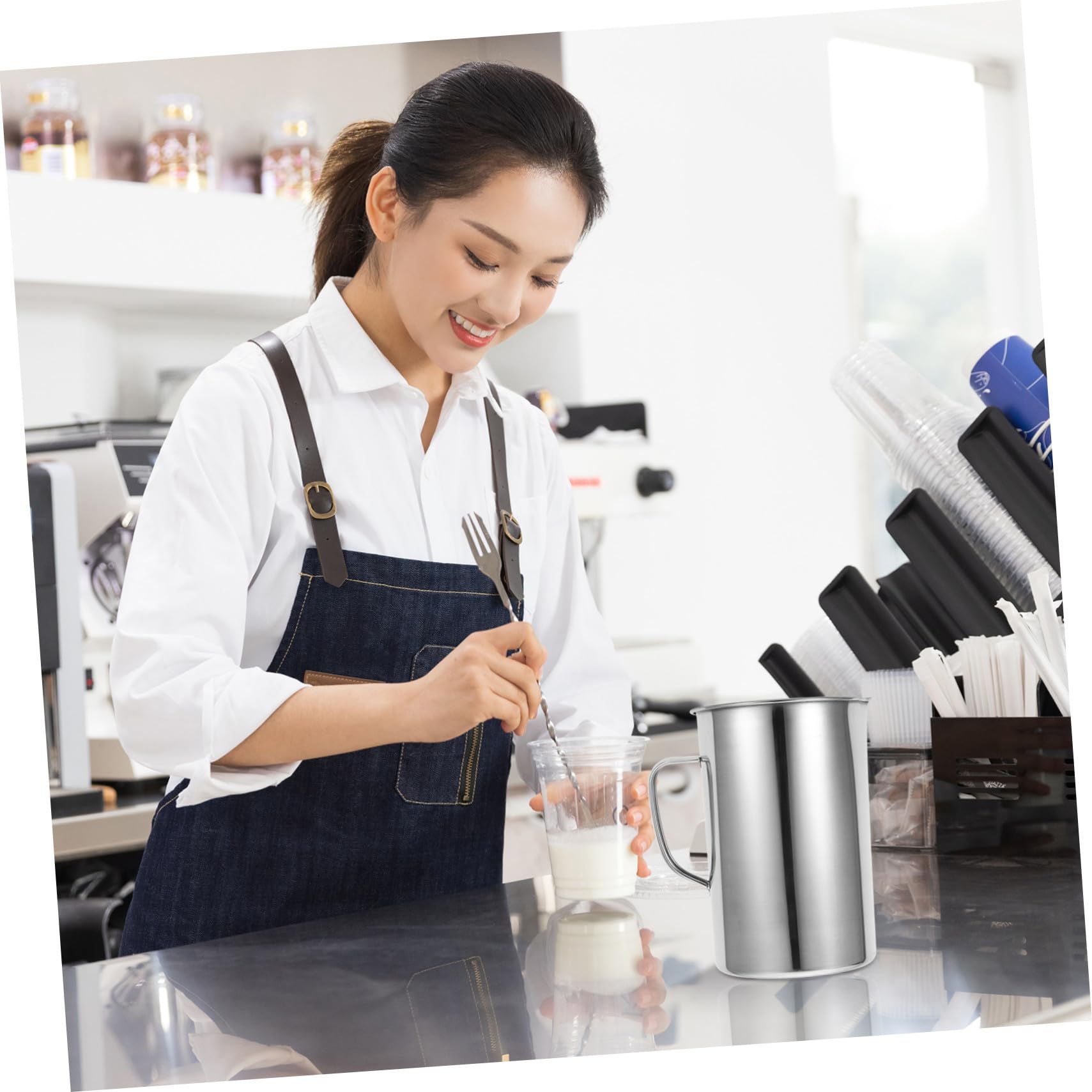 Hemobllo Misurino con Beccuccio Anti-goccia in Acciaio Inox 2000 Ml Graduato e Manico Ergonomico per Uso in Cucina e Laboratorio