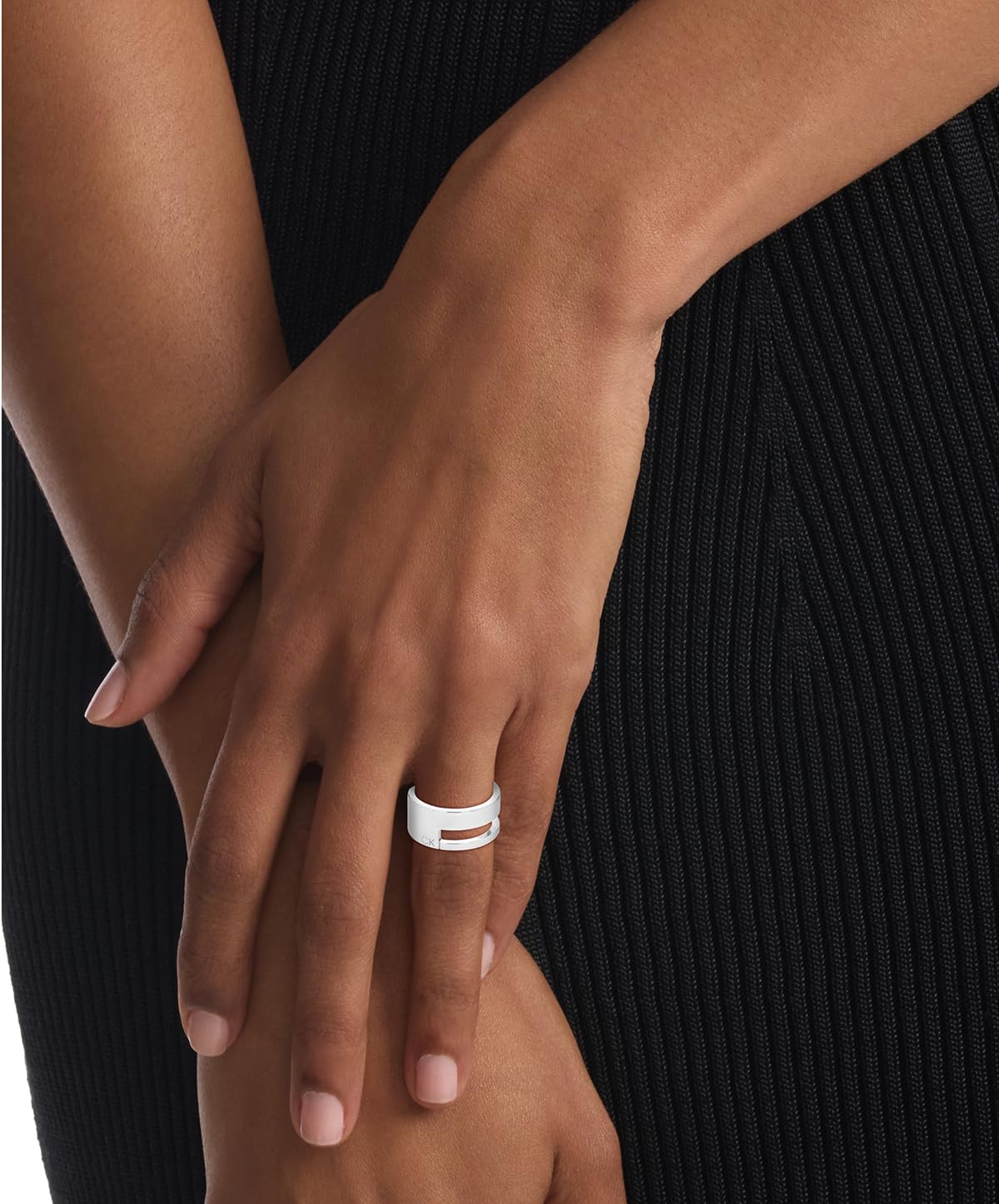 Calvin Klein Anello da donna Collezione GEOMETRIC ESSENTIALS in Acciaio Inossidabile - Disponibile in Versione Oro o Argento