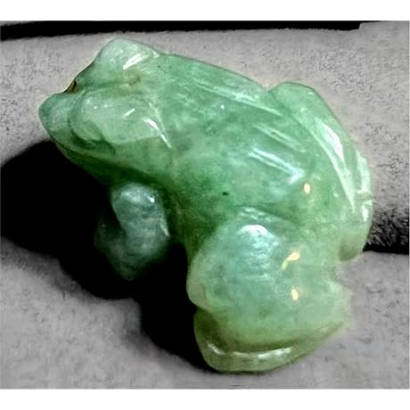 Lucky Green Aventurine Frog Totem Stone Carving Figurine