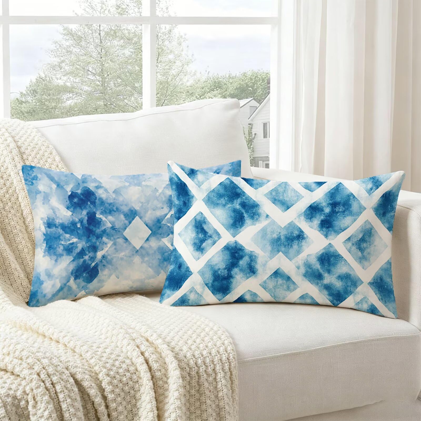 Coussin exterieur impermeable bleu fini les taches sur votre canape