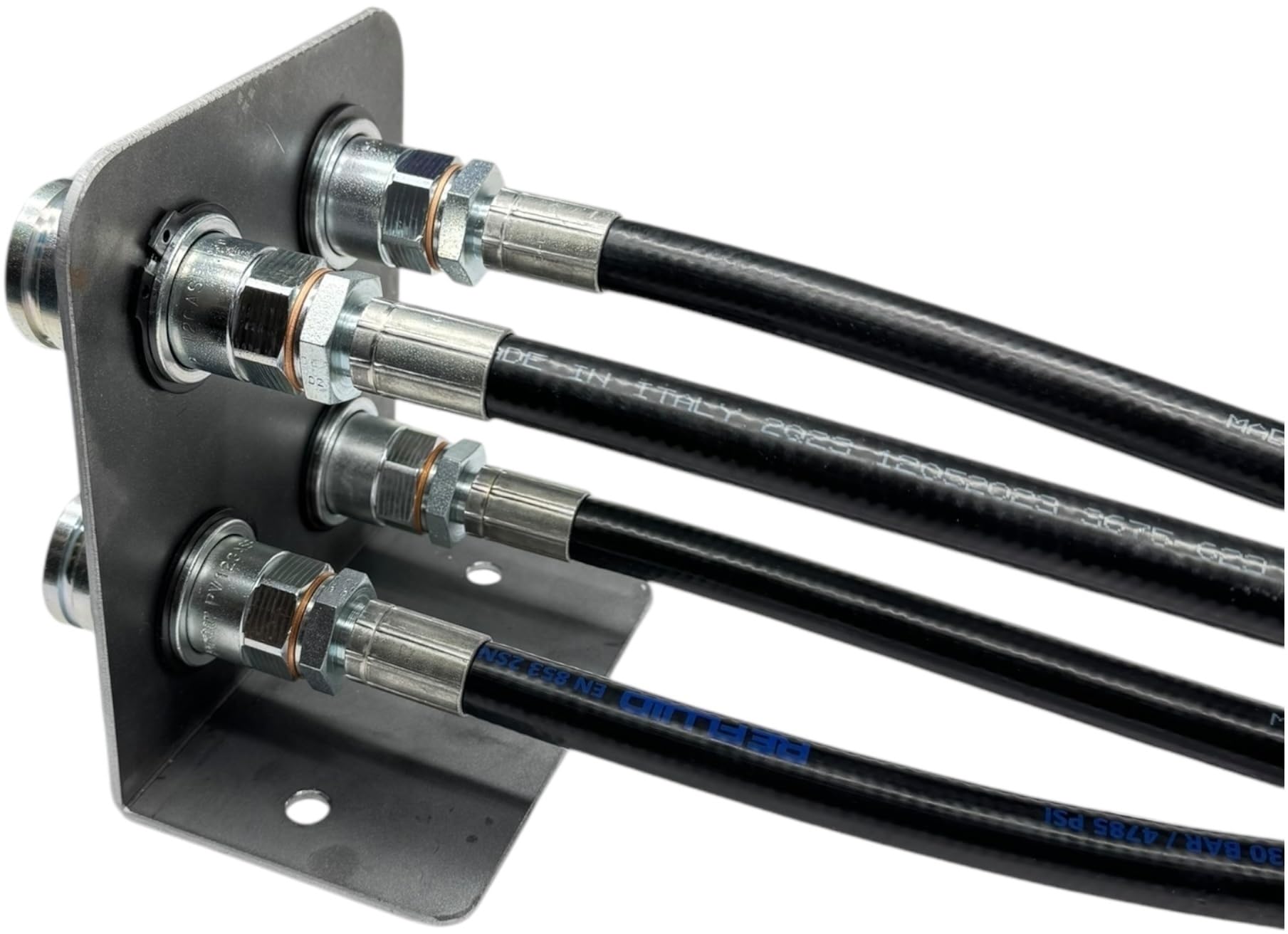 Distributore oleodinamico per trattore 3 leve - 1 doppio effetto 2 semplice effetto 3/8" completo di tubi e innesti rapidi push pull