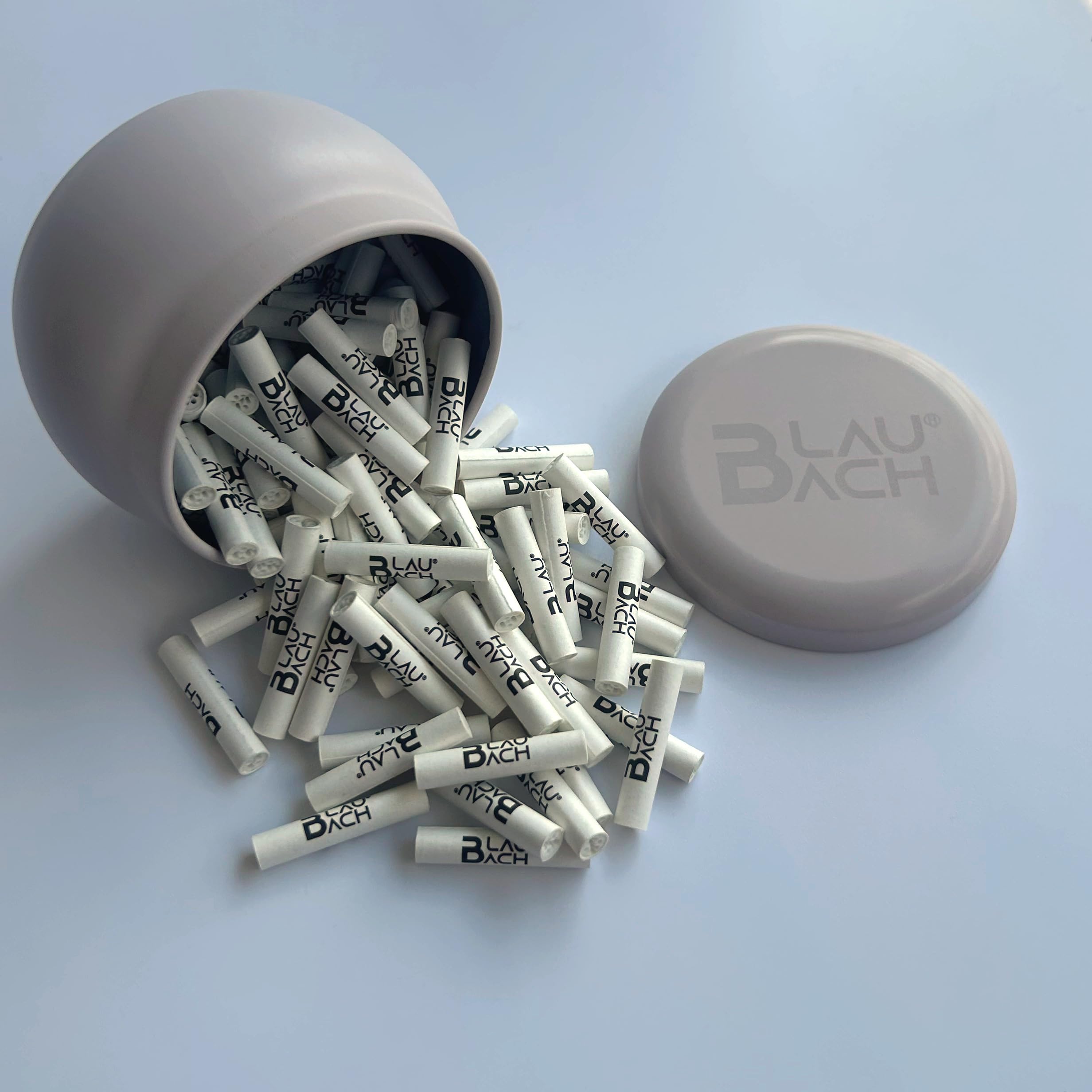 Aktivkohlefilter Super Slim Ø 5 mm, 100 Stück in praktischer Metalldose, Aktivkohle auf Kokosnuss-Basis, Keramikkappen – BLAUBACH Premium Filter