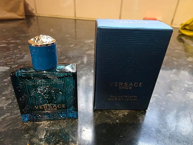 Versace Man Eau Fraiche Eau De Toilette Spray 50ml : Versace