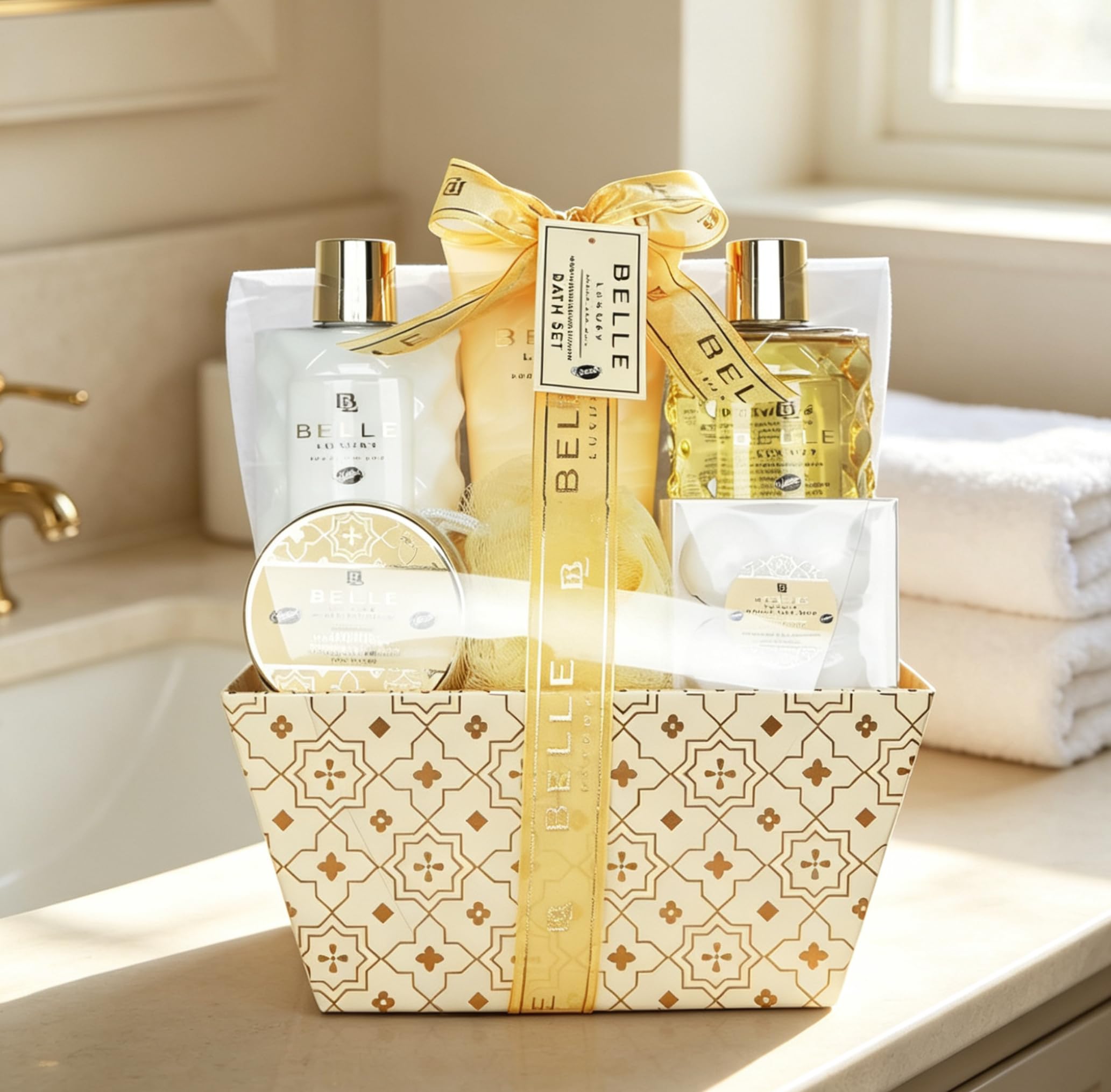 GLOSS ! Cofre de baño LUXURY GOLD – Cofre de belleza para mujer – Cesta de belleza, cuidado y bienestar – Regalo para mujer, cumpleaños, Navidad, profesora, Día de la Madre - BOX