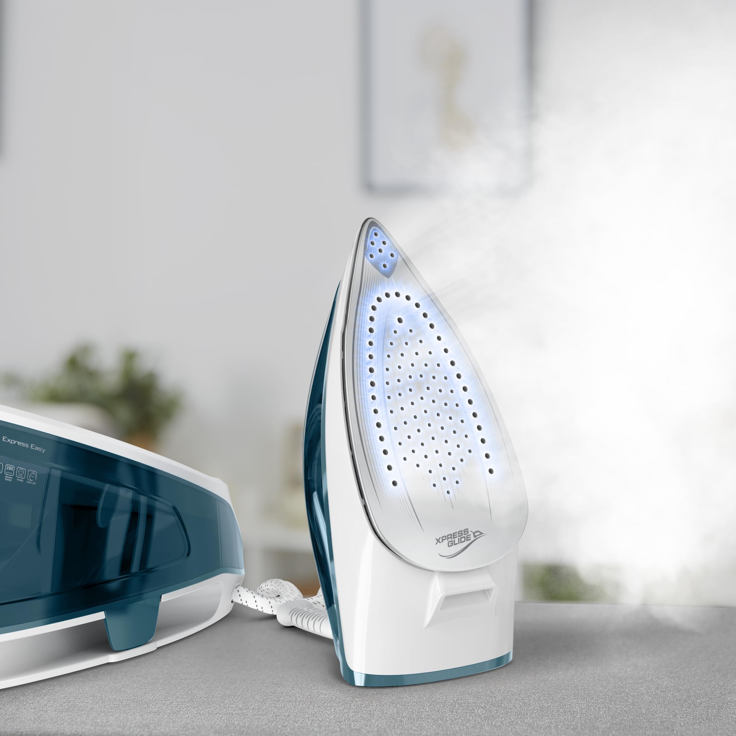 Tefal Express Essential Ferro da Stiro a Vapore, Generatore di Vapore 5,2 bar pump, 120 g/min. di vapore continuo, 280 g/min. di colpo vapore, serbatoio dell'acqua da 1,7 L,SV6115