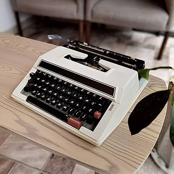 古本　むかし話 & ライター Amazon.co.jp: ヴィンテージタイプライター - 懐かしさを感じる