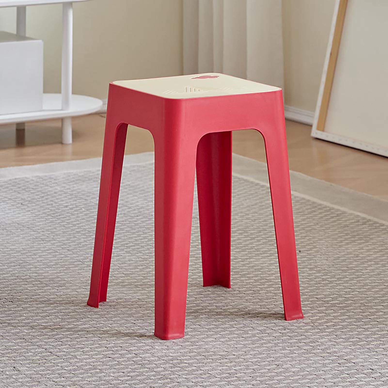 Tabourets empilables légers pour nettoyer facilement votre salle et cuisine