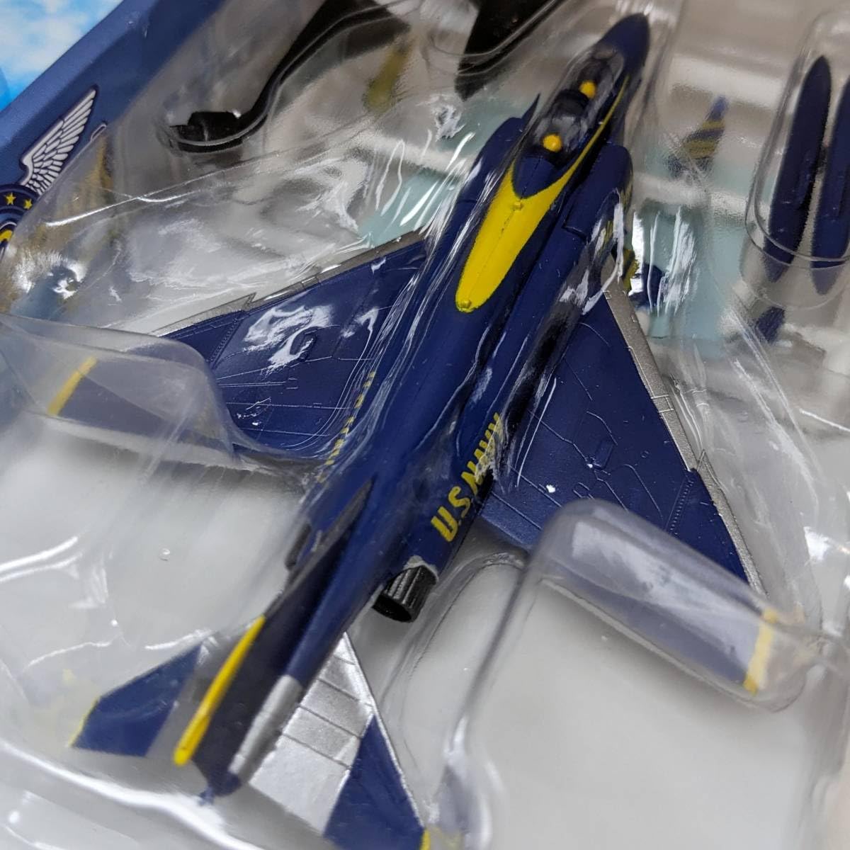 Amazon.co.jp: エフトイズ 1/144 F-4J ファントム II ブルー