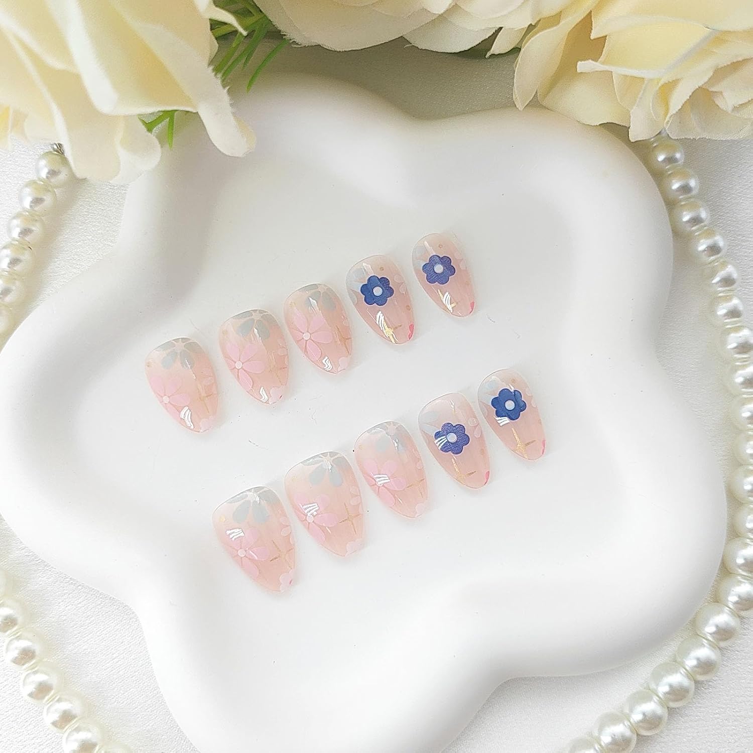Press on Nails Short Almond Fake Nails Flower Design Glue on Nails Light Pink Transparent False Nails Press ons Glossy Acrylic Nails Artificial Stick on Nails for Women 24Pcs Flower-0