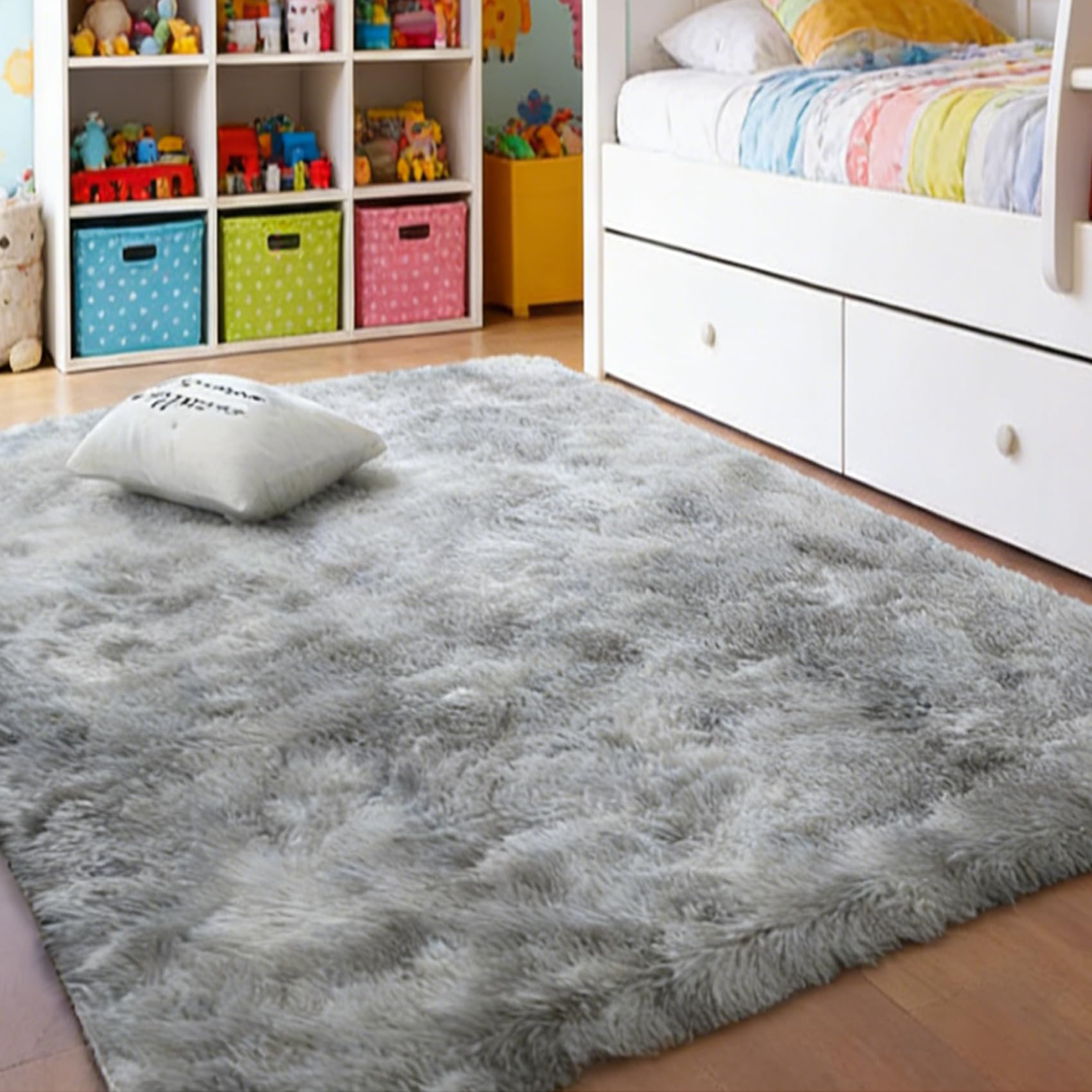 Tappeto a Pelo Lungo 110 x 110 cm, Moderno, Lavabile, Super Morbido Pelliccia Sintetica, Grandi Dimensioni, Fondo Antiscivolo, Tappeto per Terrazza, Grigio Chiaro