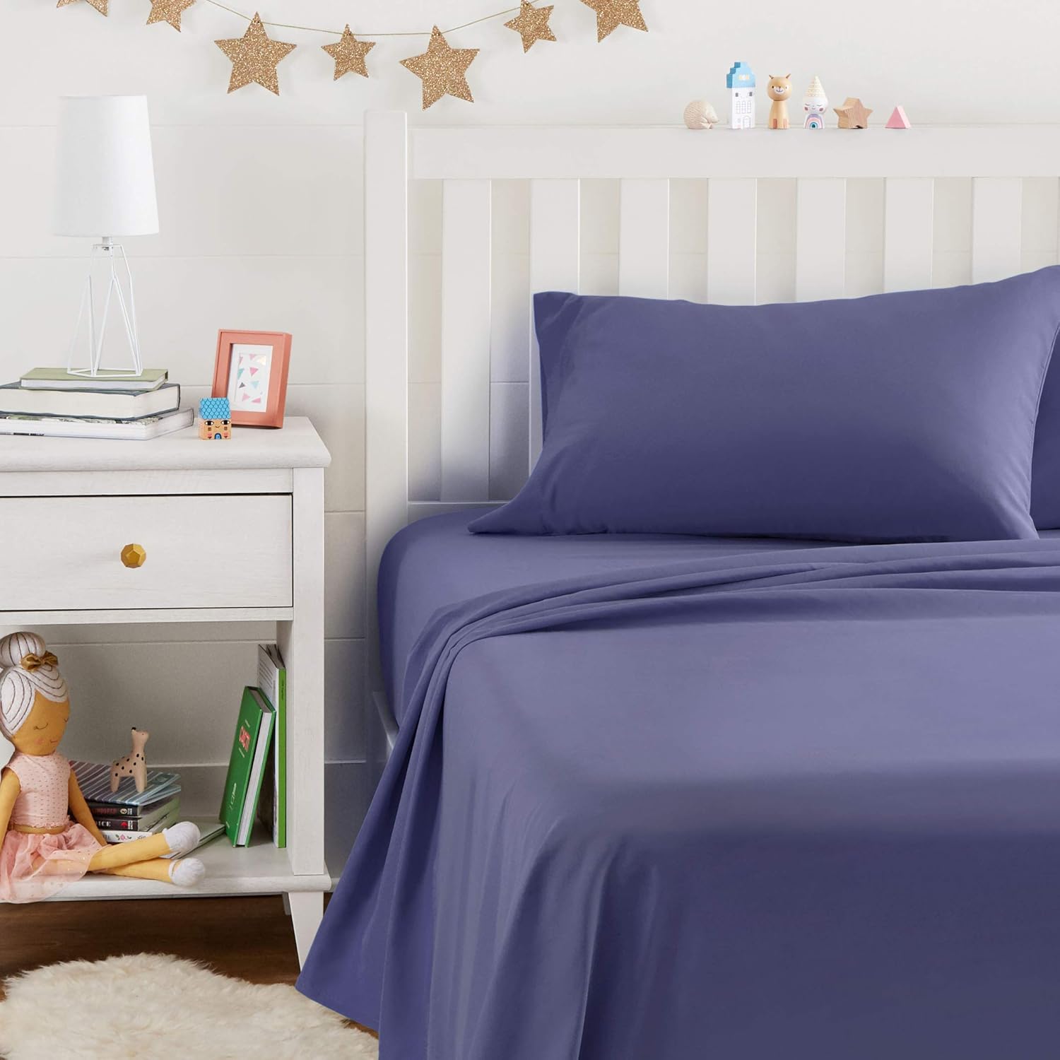 Amazon Basics Kid's Soft Easy-Wash Lightweight Microfiber 3-Piece Sheet Set, Twin, Bright Aqua, Solid Bright Aqua Twin