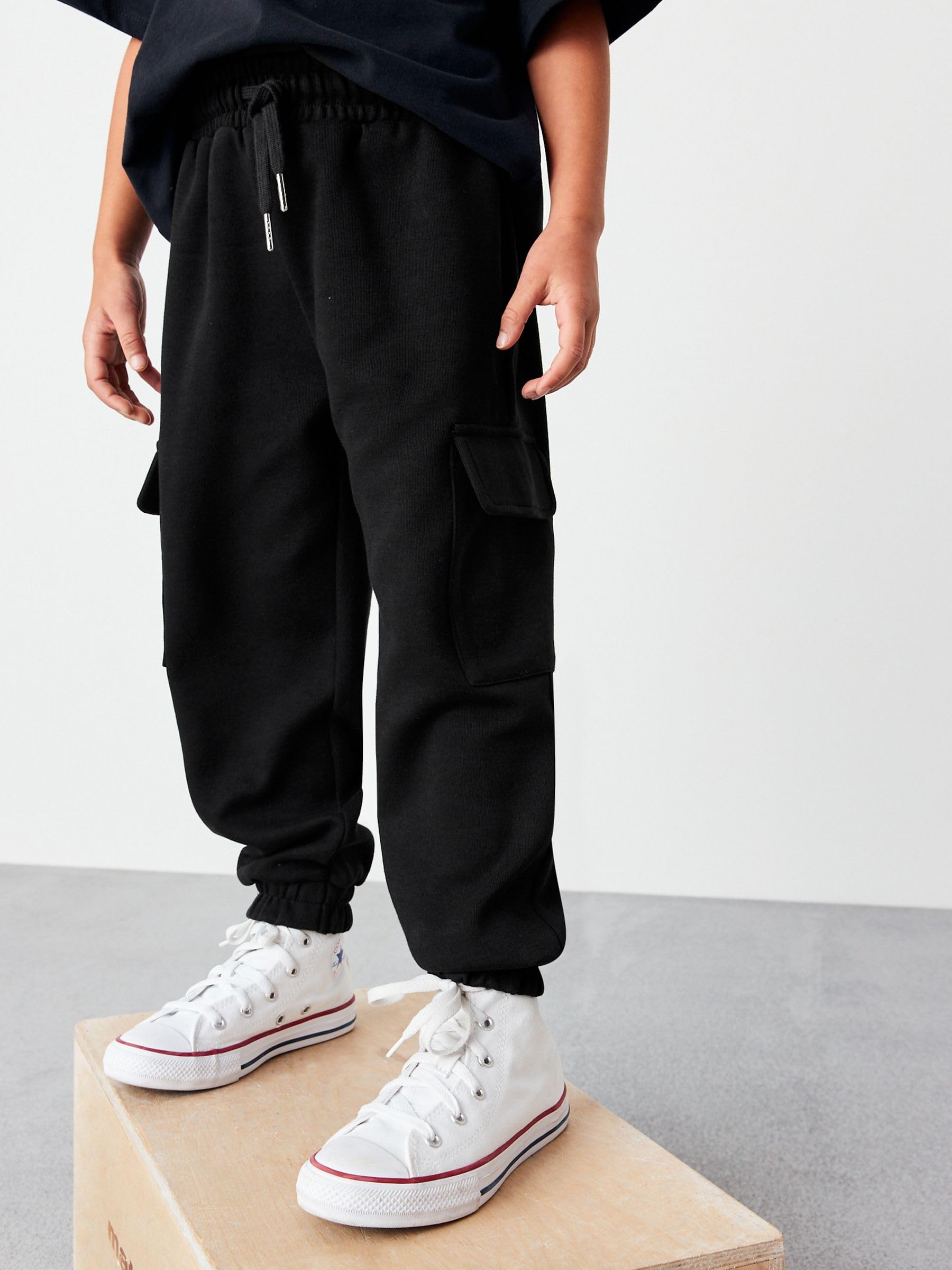 NEXT Mädchen Standard Cargo-Jogginghose im Utility-Stil Schwarz 146