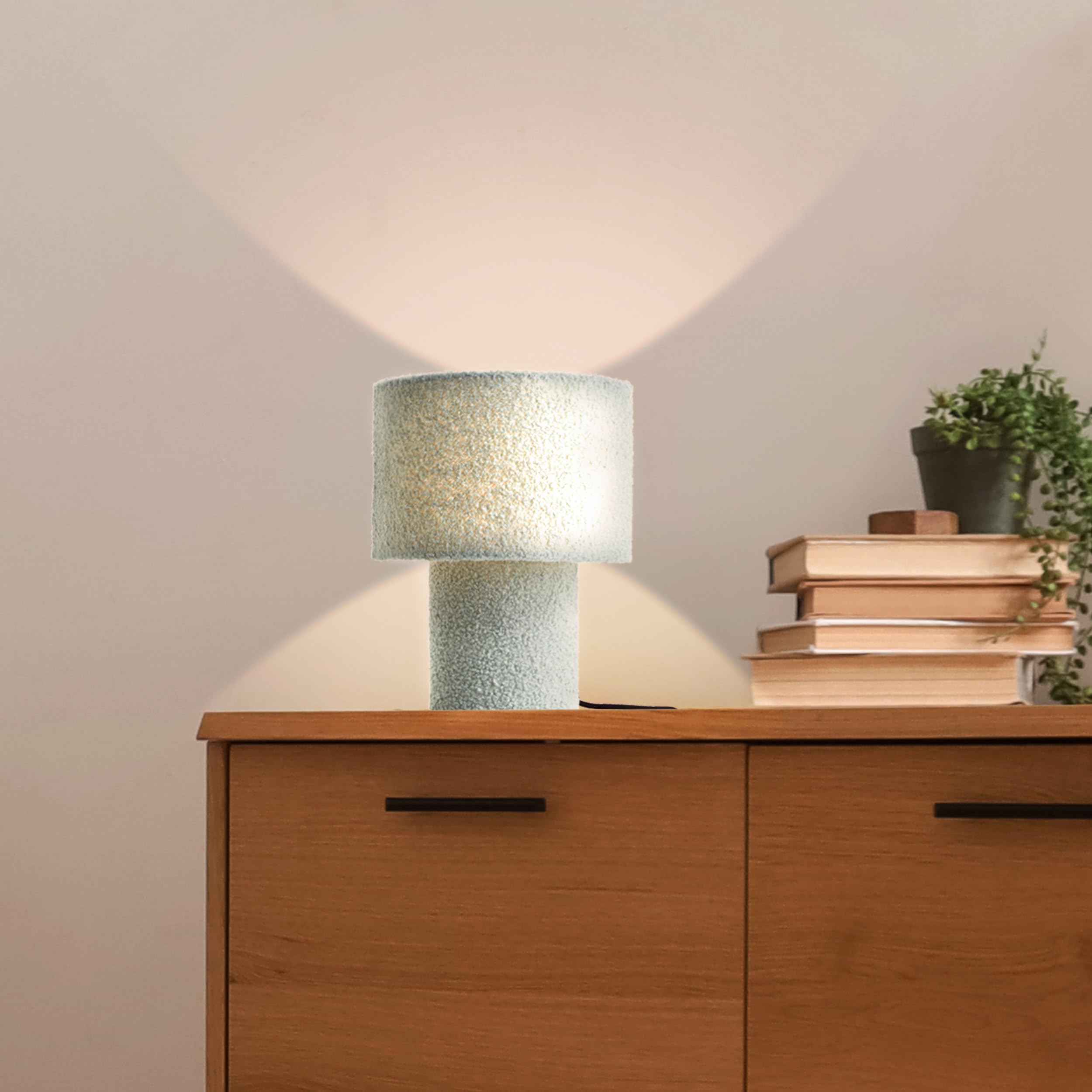 Lightbox Nacht-Tischlampe | Ø 23 cm, 30 cm Höhe | Tischleuchte mit Wipp-Schalter & hochwertigem Teddy-Stoff | E27 Fassung | flauschige Schlafzimmer-Lese-Lampe aus Metall/Textil in Grün