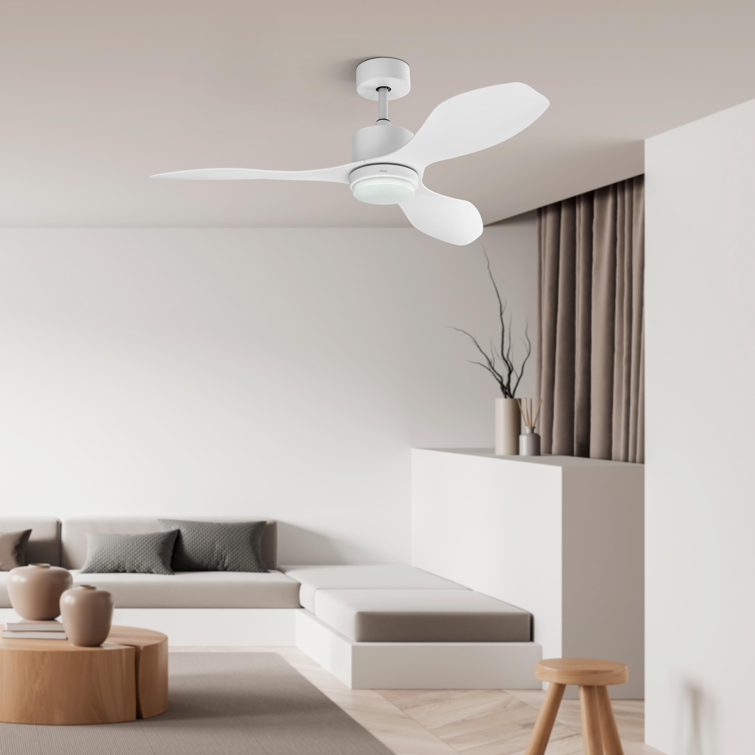 Ufesa Bután Ventilador de Techo con Luz, 30W, 6 Velocidades, Ultra Silencioso, 3 Aspas de 122cm, Función Verano - Invierno, Temporizador 8h, 3 Niveles Luz, Mando a Distancia, Blanco
