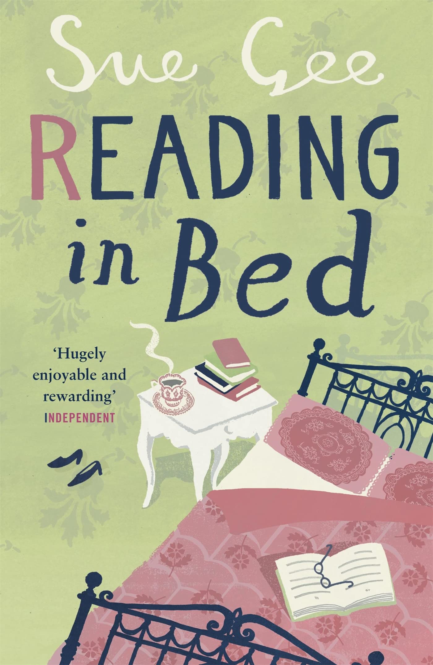 Reading in Bed by Sue Gee - 9780755303120