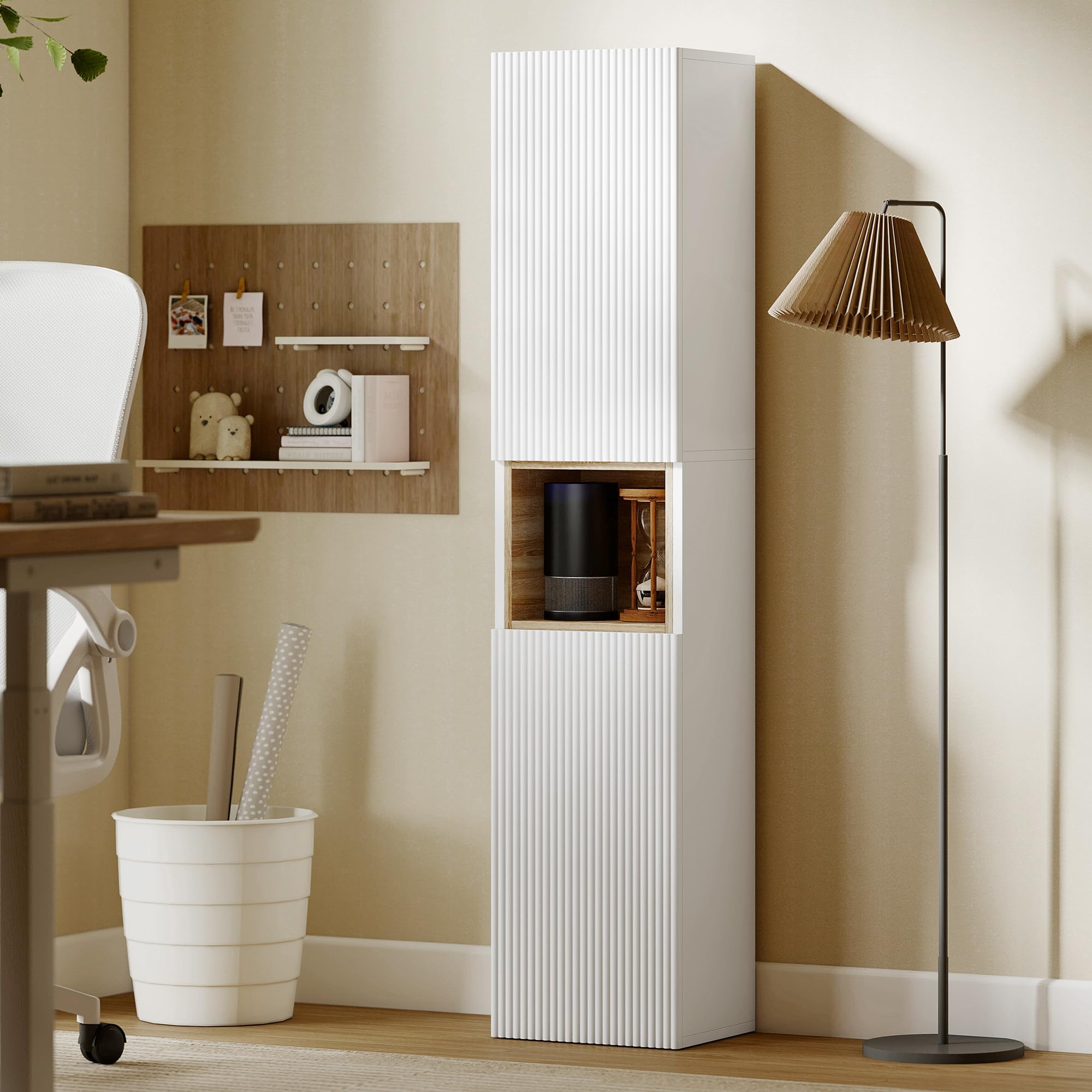 HOMCOM Colonna Bagno con 2 Armadietti e Ripiano Aperto, Mobile Bagno con Ripiani Regolabili su 3 Livelli per Soggiorno, 30x24x140 cm, Bianco e color Legno
