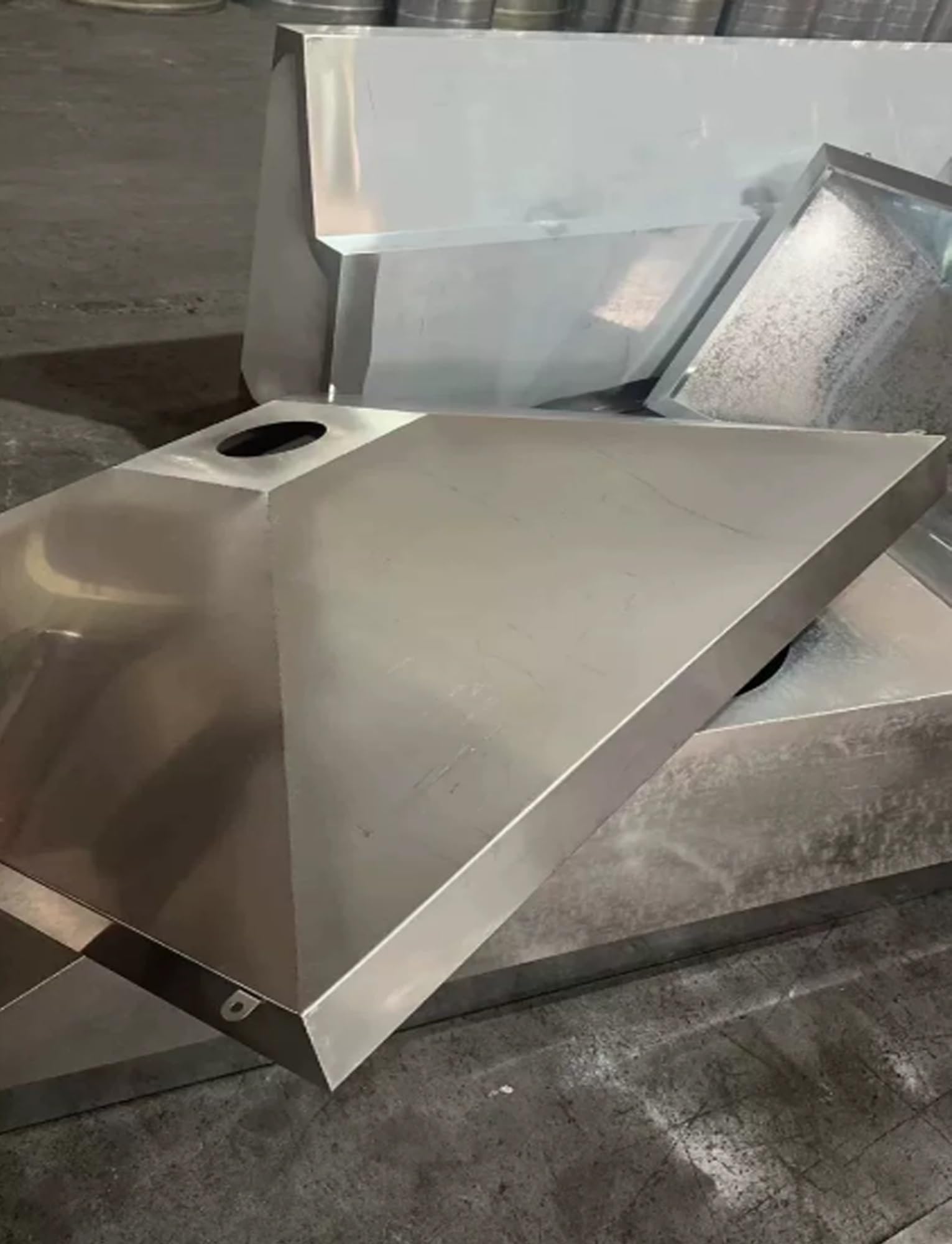 Generisch Abzugshaube, Absaugarm aus Edelstahl – 160 mm Industrie-Rauchabscheider für Schweiß- und Staubbekämpfung – Quadratische Abzugshaube, 400 x 300 mm (1,3 x 1 Fuß) für effiziente Belüftung