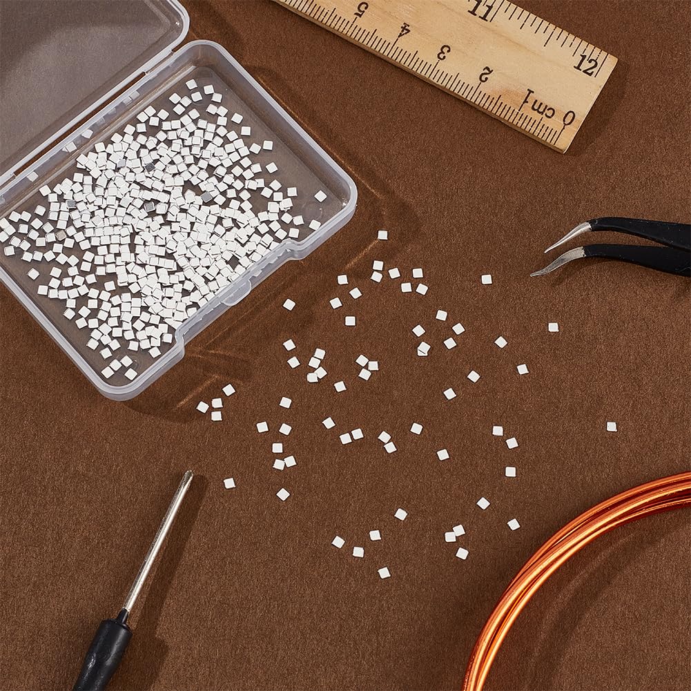 WEBEEDY Über 600 Stück Winzige Silber Chips Zum Löten Für Schmuck 5.6Gram(3.6DWT) Vorgeschnittene Silberlotchips Für Einfaches Schweißen von DIY Schmuckherstellung Reparatur Elektroniklöten(2x2mm)