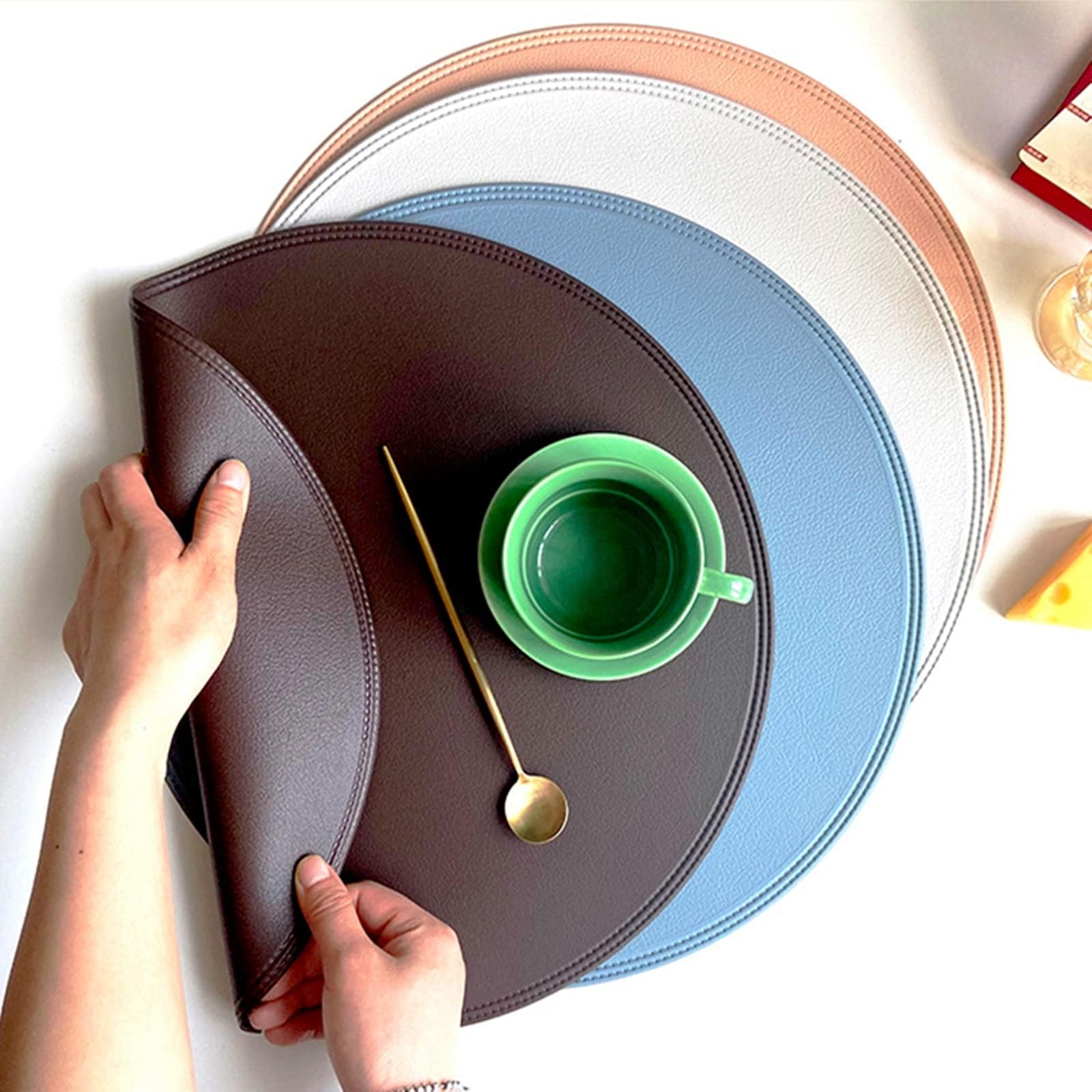 Runde Tischsets aus Leder, 6 Stück Platzsets Ø 38cm, PVC Abwaschbar Platzdeckche für den Esstisch (Schwarz,6 Stücke)
