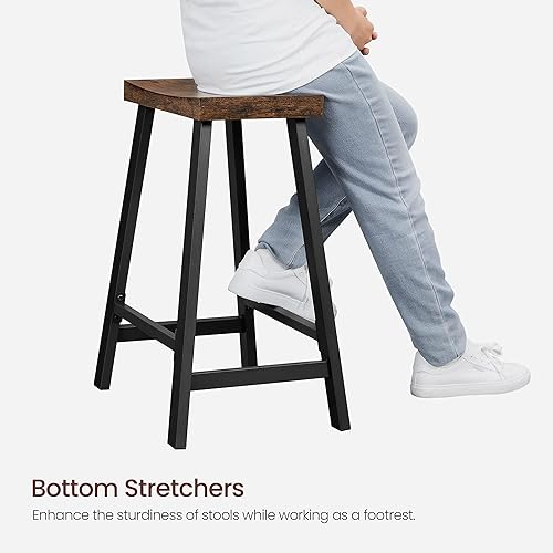Miniatura 10 de VASAGLE Taburetes de bar, juego de 2 sillas de bar, taburetes de cocina con reposapiés, 23.6 pulgadas de alto, industrial en sala de estar, sala de