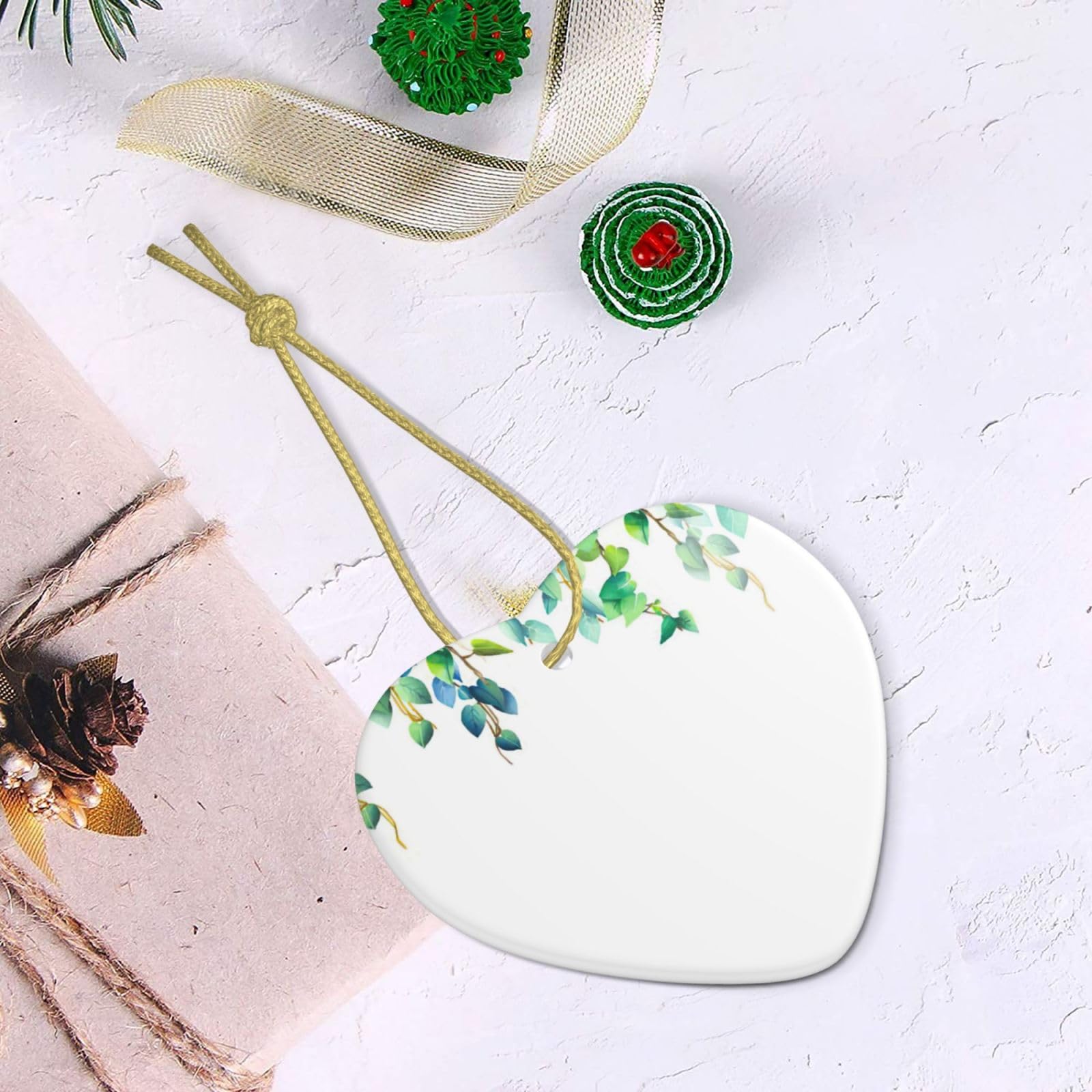 Le Mani Con Un Albero a Forma Di Cuore Verde E Piantando Alberi Che Amano L'ambiente E