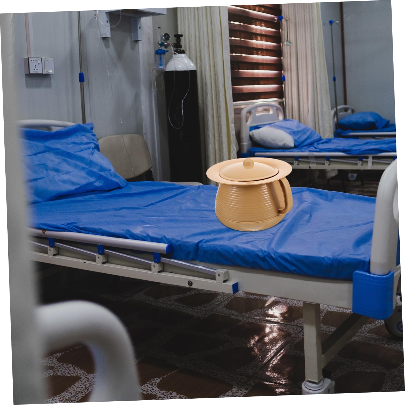 BEBEMOKO Plastic Urine Pots Home Spittoon Urinal Pot Lid for Camping Unisex Chamber