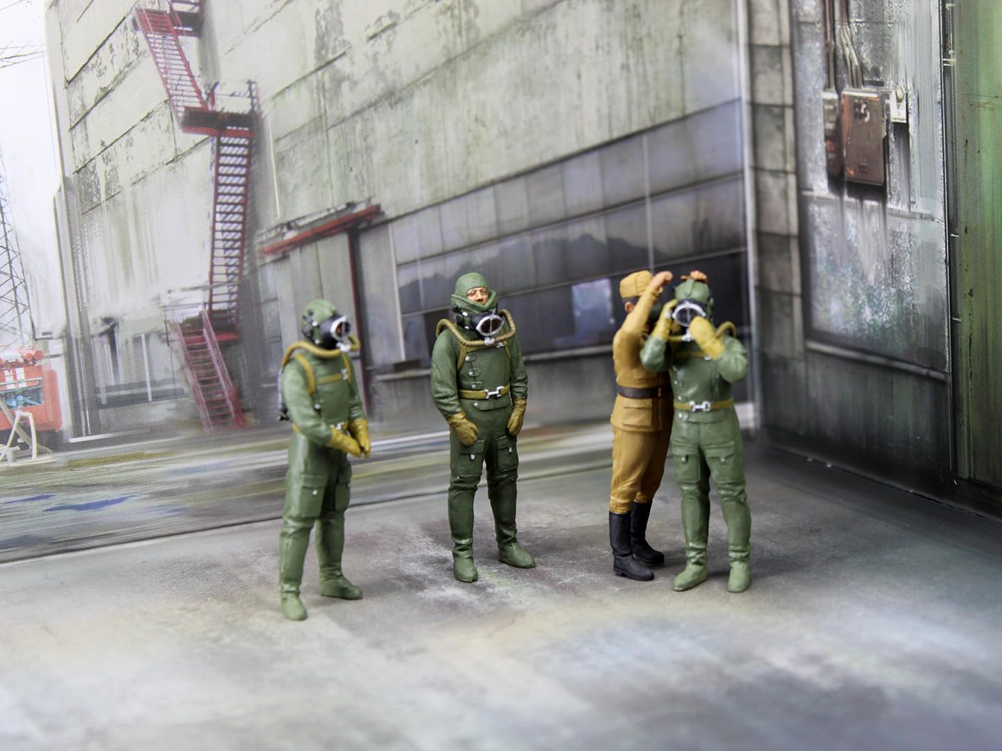 ICM 35906 - Chernobyl#6. Feat of Divers (3 Figures) (100% New molds) - Scale 1:35