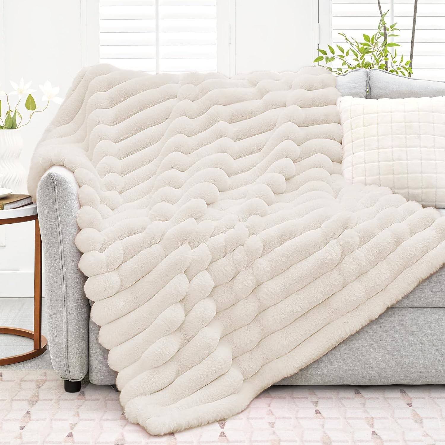 Faux Fur Throw Blanket for Couch,Cozy Soft Thick Flannel