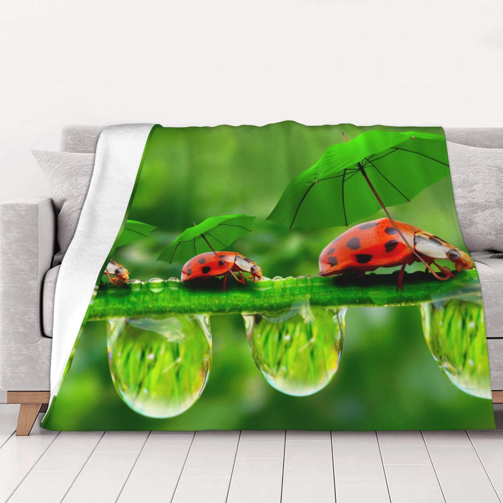 AUBKFELD Funny Ladybug Printed Flannel Blanket 200x150 CM, Soft & Warm Throw Blanket for Sofa/Couch/Bed/Car, Gifts for Audlts Women Men