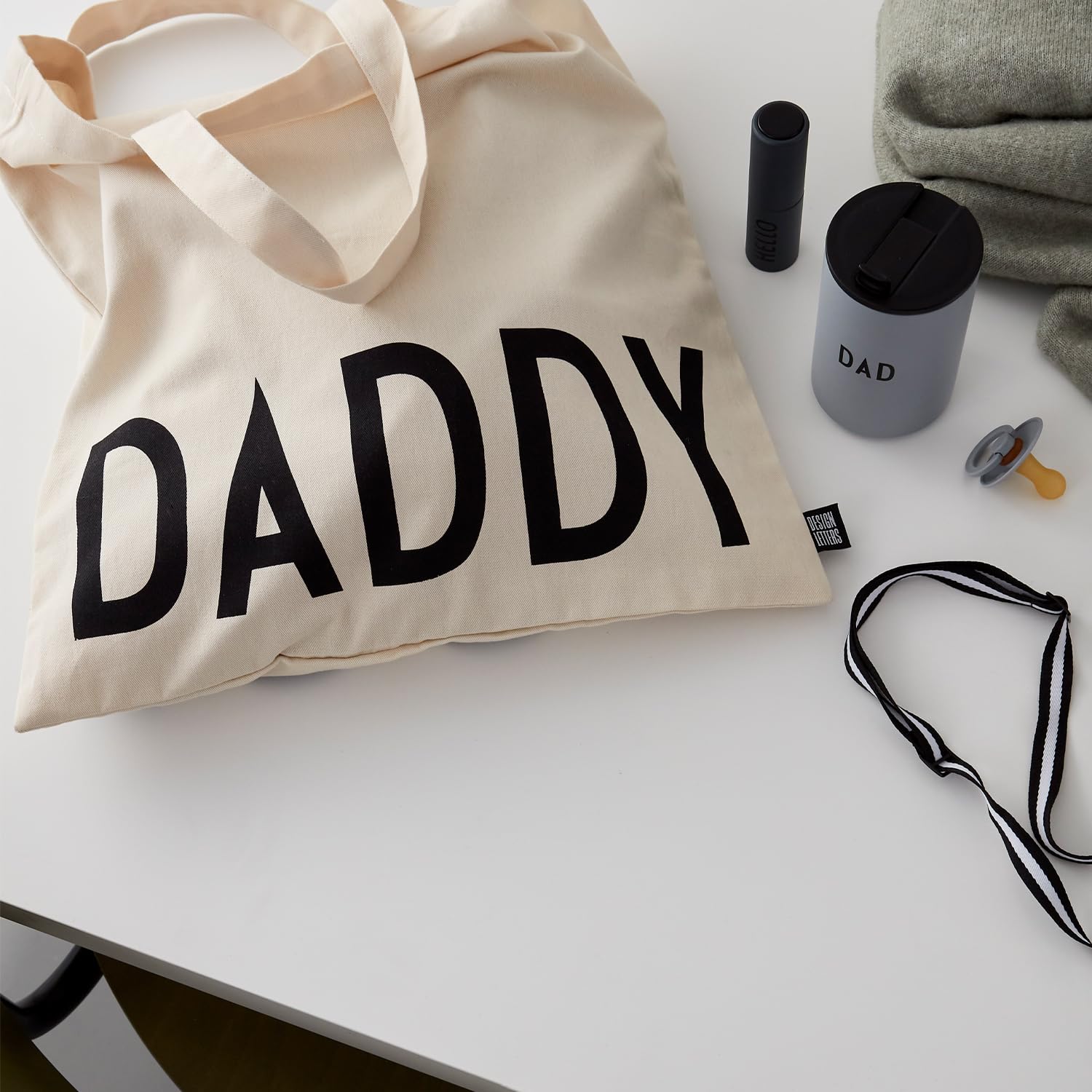 Design Letters Confezione regalo da uomo | Confezione regalo per la festa del papà | Tazza termica da caffè, borsa in cotone e dispenser tascabile | festa del papà | Regalo di papà 4 Pcs| Regalo papa