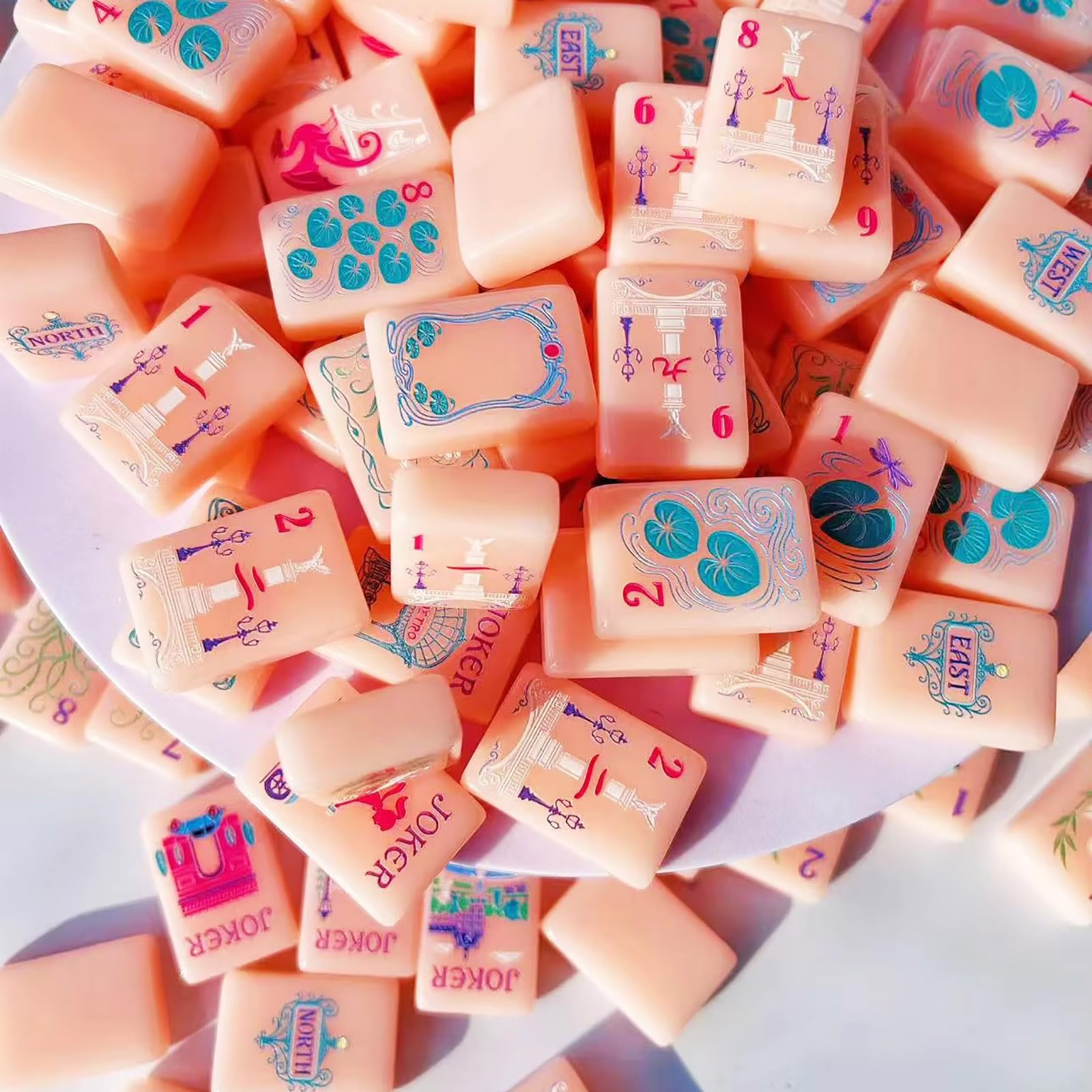 American Mahjong Fliesen Set 160 Fliesen Rosa Acryl Klare Gravur Joker enthalten Reisefreundlich mit Aufbewahrungstasche für Zuhause, Reisen & Spieleabende