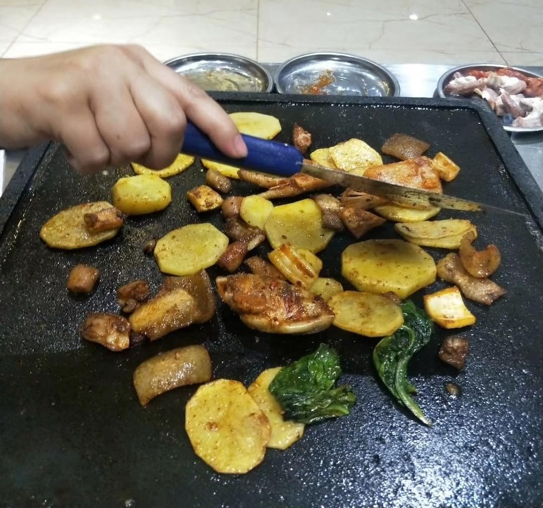 Volcanic stone cooking tiles, flat, open with grooves, 8 "x 8", lava cooking stone pizza, meat, seafood and vegetables. Outdoor steak barbecue. Camping pot, barbecue net. Korean baking pan.