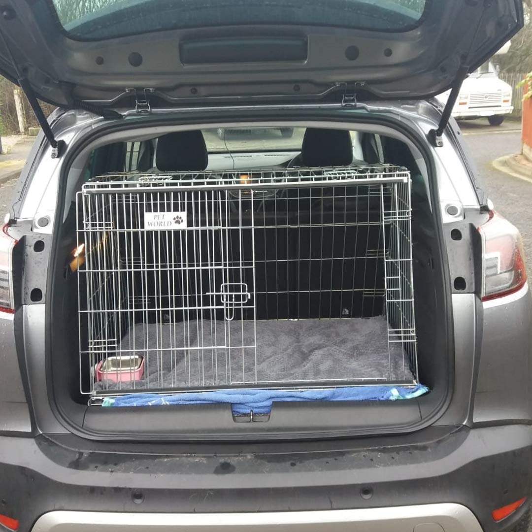 Pet World Grande gabbia per cani inclinata da 91,4 cm, compatibile con Opel Crossland 2018, design del Regno Unito, gabbia da viaggio in acciaio, portello di fuga di emergenza, pieghevole e piatto