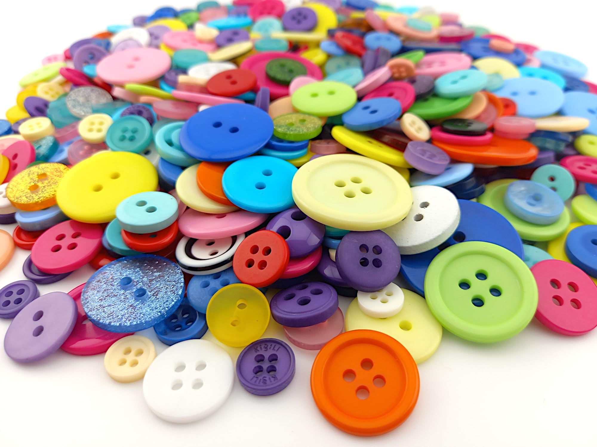 500-650 Mixed Colour Assorted Size Buttons - Sizes 7mm - 25mm Bulk Buttons for Sewing, Crafts, Wedding Button Flower Bouquet - Perfect for Crafters