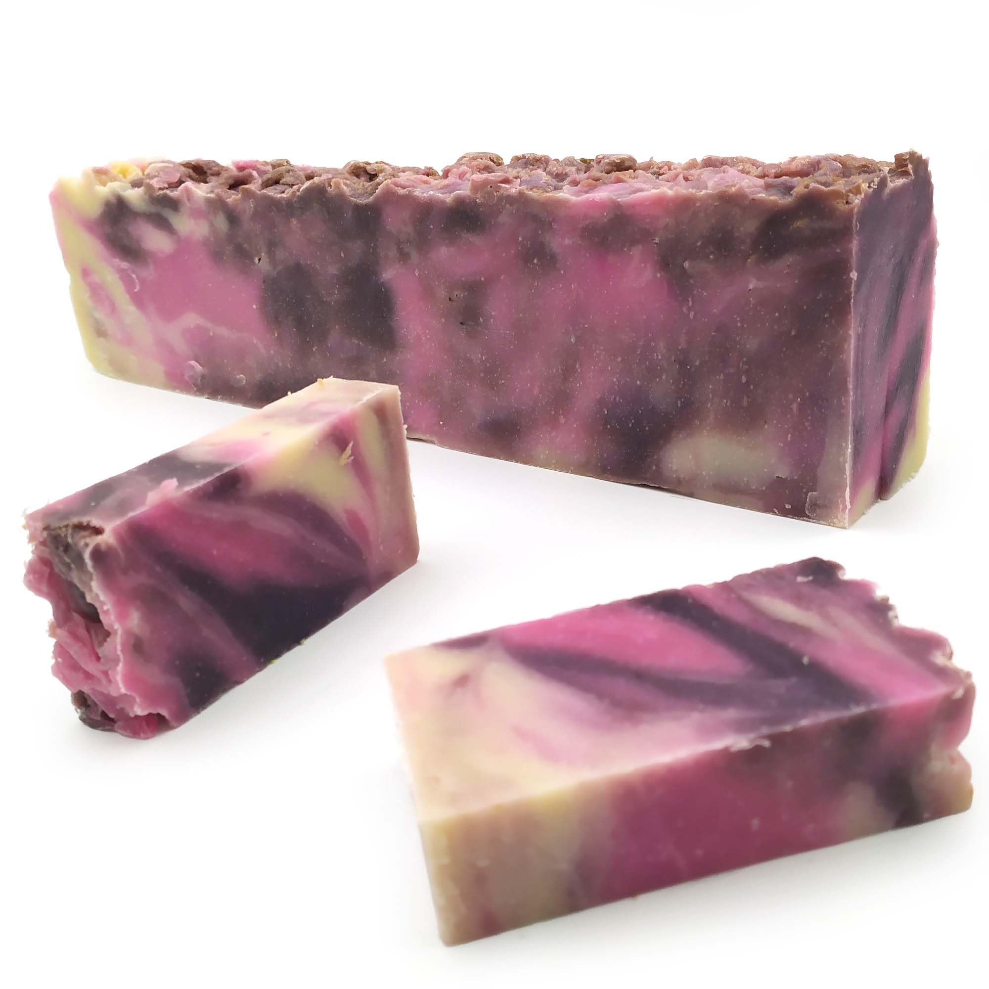 1 Uds. Barra de jabón artesano de Centella Asiática y Rosa Mosqueta (1.2kg) Venta al por mayor - DIY - Jabones naturales a granel - Hecho en España - Atenúa manchas y estrías - Cicatriza