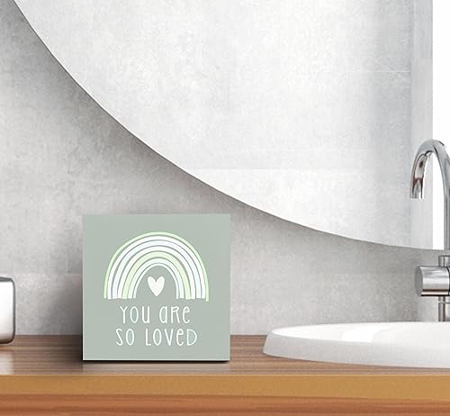 Miniatura 18 de SRADMO Letrero de madera con texto en inglés "You Are So Loved Rainbow Heart Wood" para decoración de escritorio, con citas inspiradoras para niños