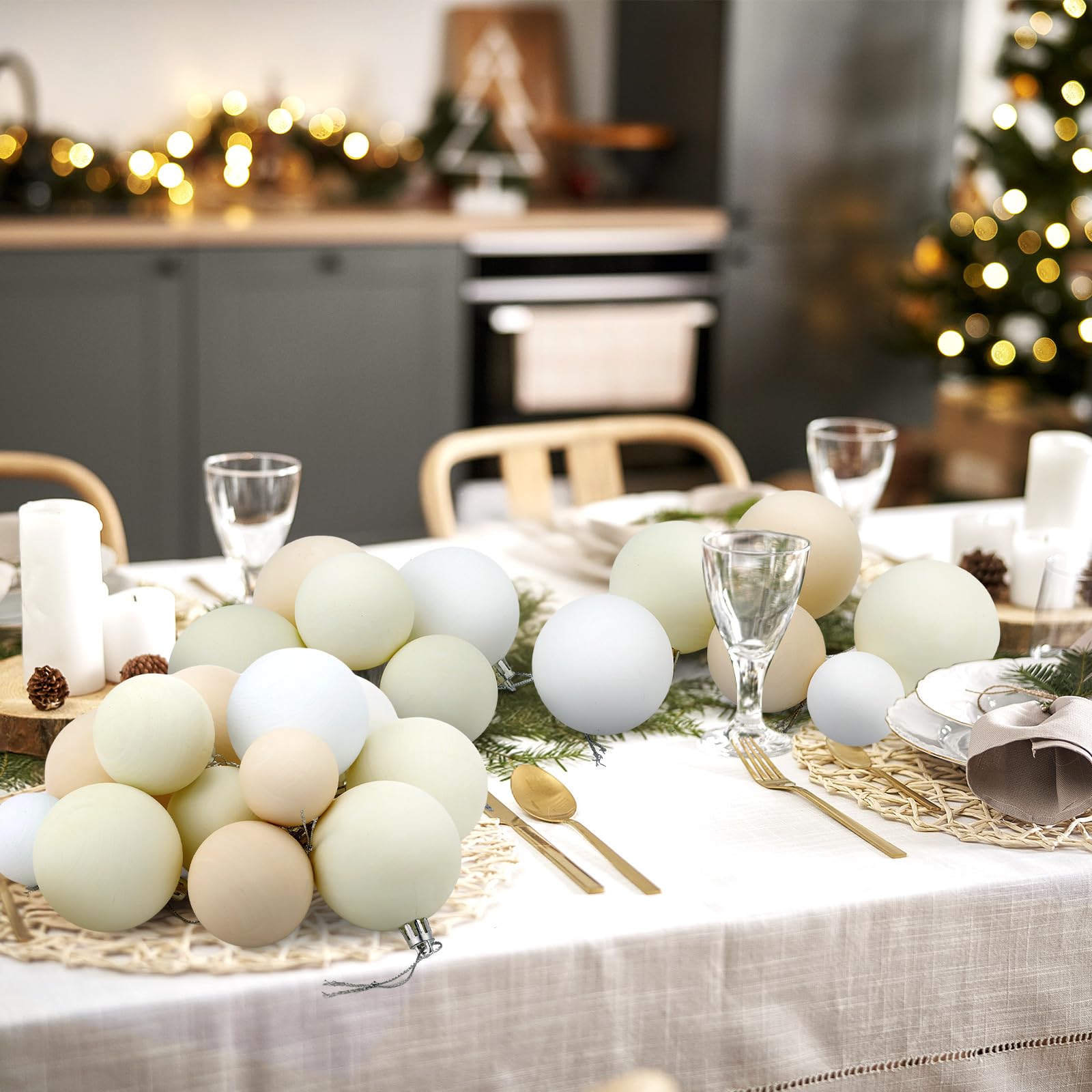 Lot de 40 boules de Noël rustiques texturées et incassables pour sapin de Noël, décorations d'intérieur rustiques (4,9 cm, 5,9 cm, 5,9 cm, 6 cm, crème)