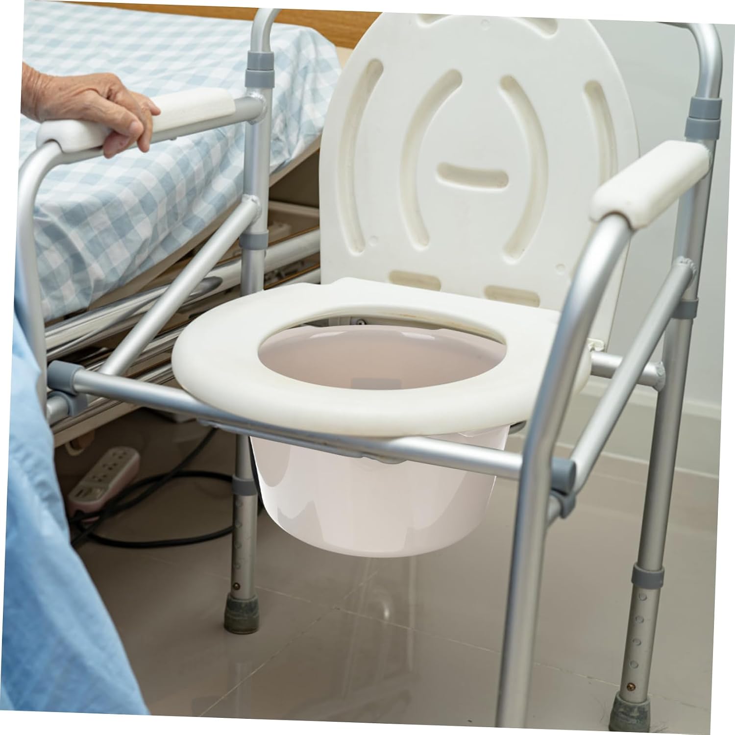 Household Commode Bucket Lid Chamber Pot for Elderly Boys and Girls and Pregnant Women Portable Urinal for Home and Travel Use
