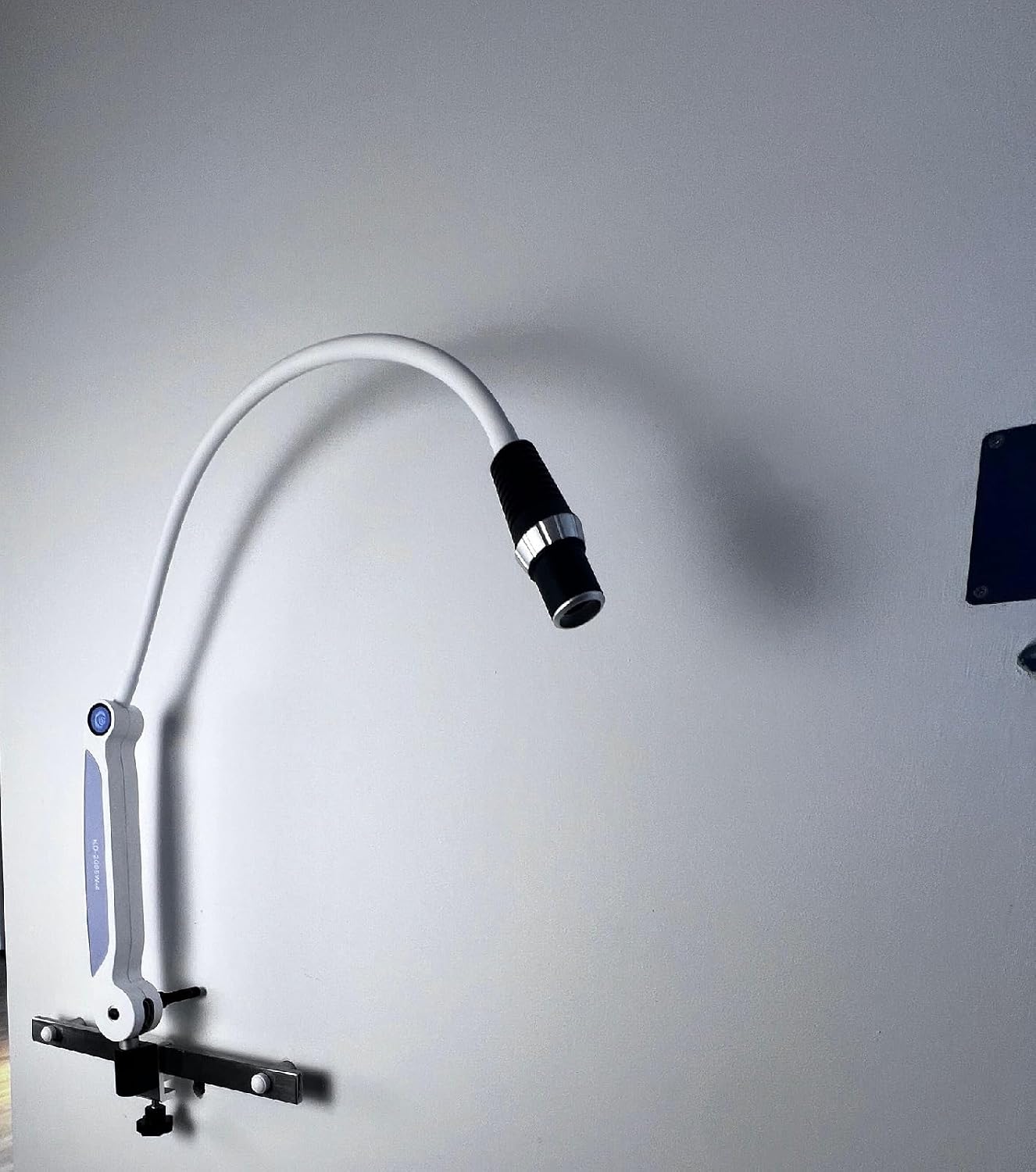 XUX 16000Lux Portable Examination LED Light 5W High-Intensity Focusable Med Light Electric Power Source (Guide Rail Type)