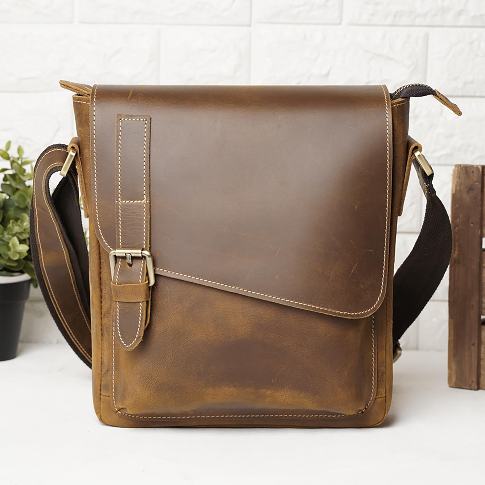 TIDING Leder Umhängetasche Herren Klein Schultertasche Vintage Herrentasche 9,7 Zoll iPad Tasche Messenger Bag aus Echtleder Tragetasche für Männer, Hellbraun