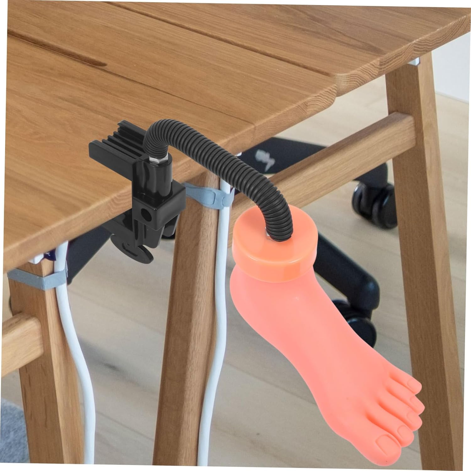 Nail Art Practice Foot Model Durable Manicure Training Tool for Nail Beauty Skills Development Flexible Design for Easy Application of Tips and Polish for Ladies and Beginners