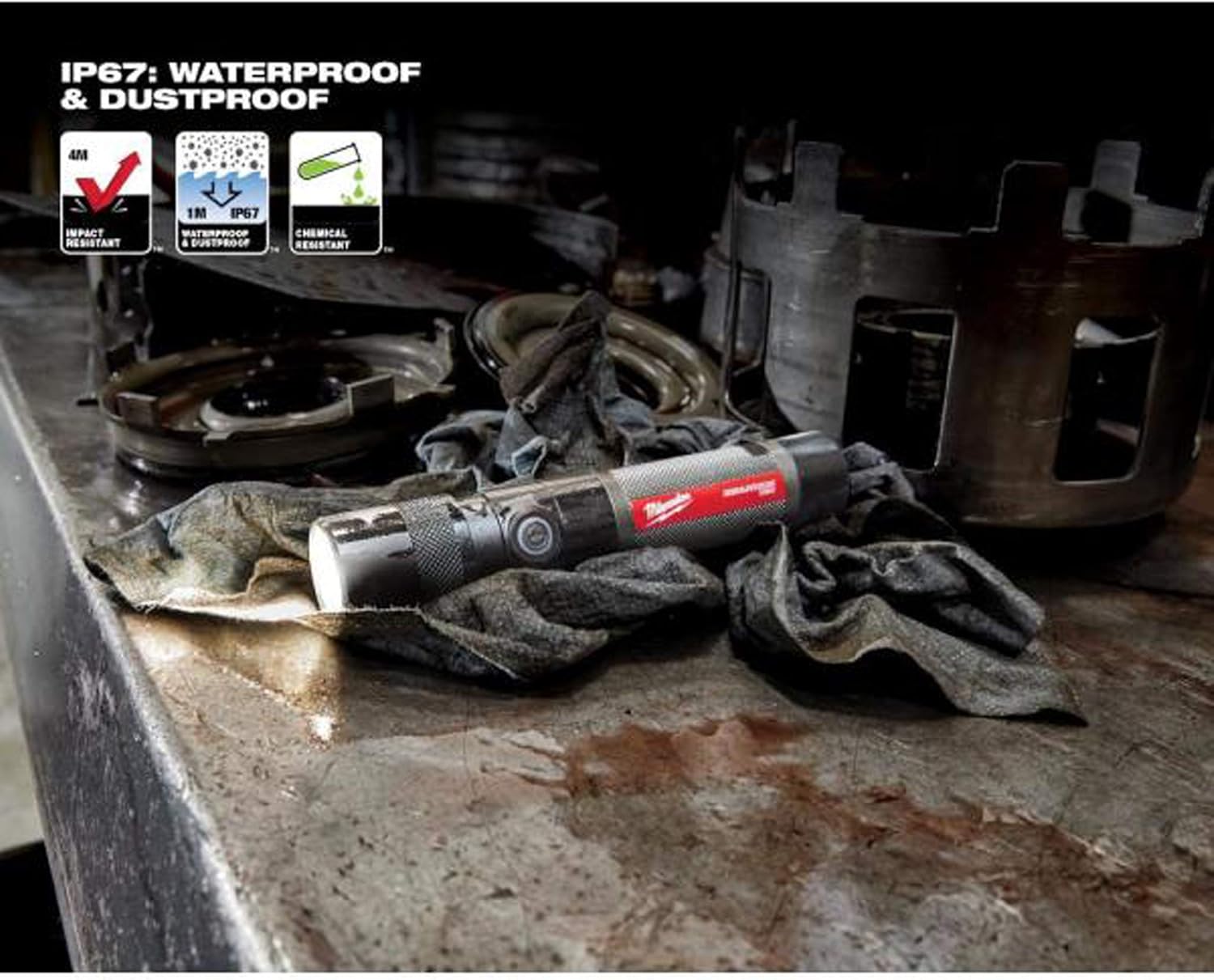 Milwaukee USB Rechargeable 1100 Lumen Twist Focusing Flashlight