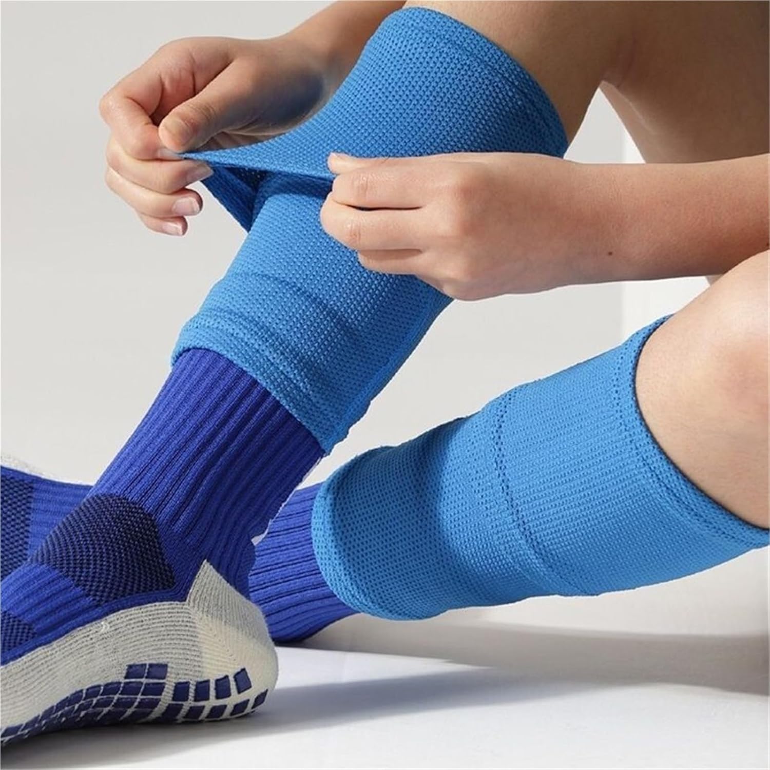 1 Pair Football Shin Guard with Pocket Adults Teens Compression Calf Sleeve Soccer Shinguards Support Protective Gear for Shin Splint Relief, Recovery, Running