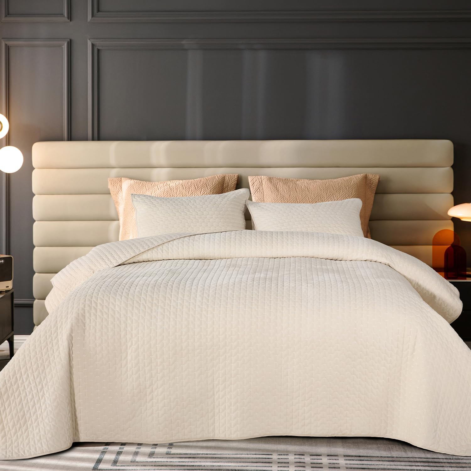 Velvet Quilt Queen Size, Luxurious Quilted Bedspread Bedding Set, Ultra Soft Cozy Coverlet with Brushed Back, Lightweight Reversible Comforter for All Season, Pale Blue