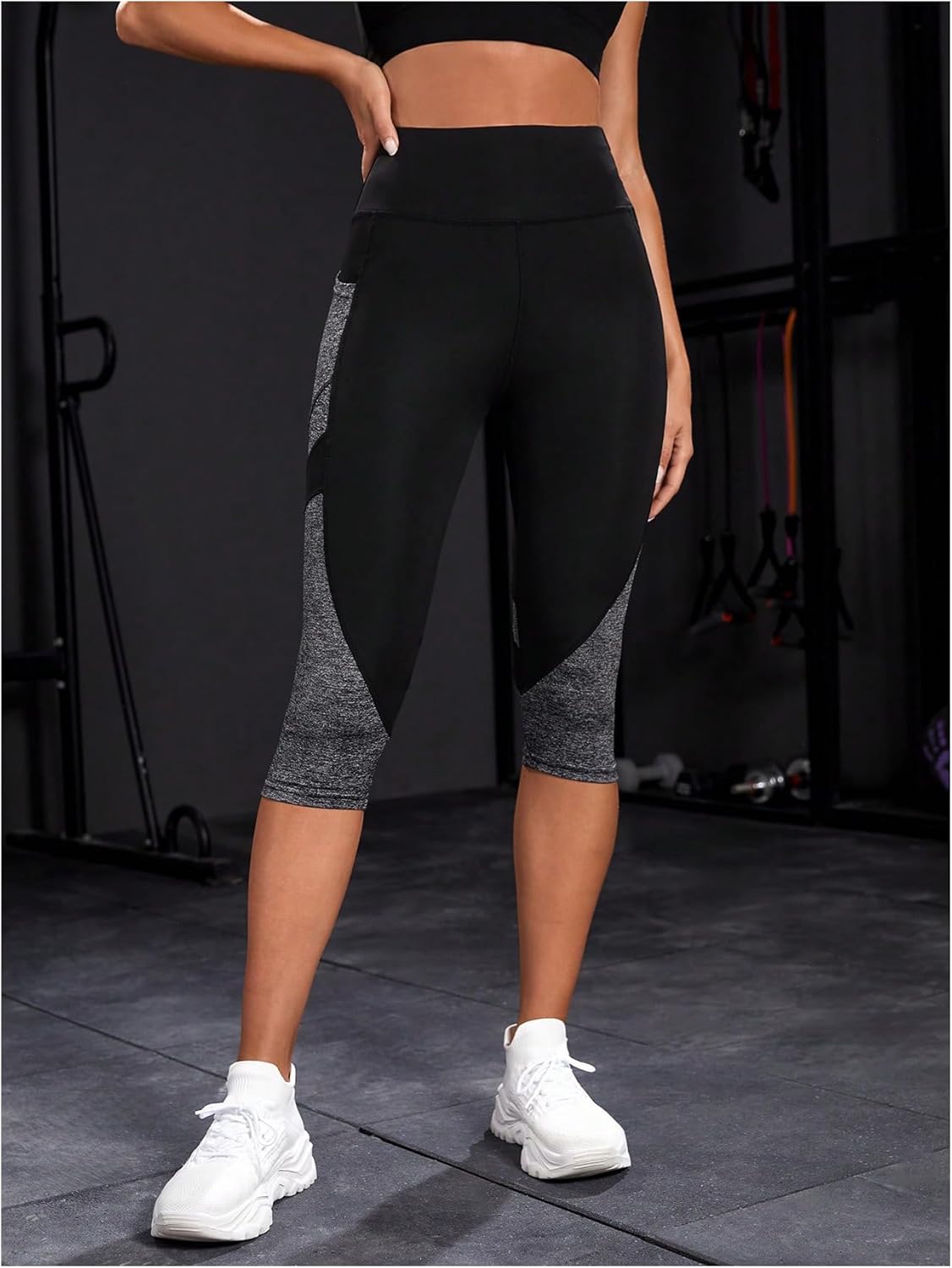 SHENHE Women's Capri Leggings with Pockets High Waist Tummy Control Workout Yoga Crop Leggings - Image 3