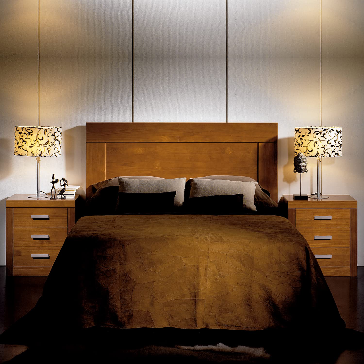 Dogar Moblit Mesita de Noche, Cómoda, Mueble Auxiliar, 3 Cajones en Madera de Pino Macizo Natural,Color Cerezo,Mueble Dormitorio Serie Kynus (Alto 55 × Ancho 50 × Fondo 35 cm) Robusta y Resistente